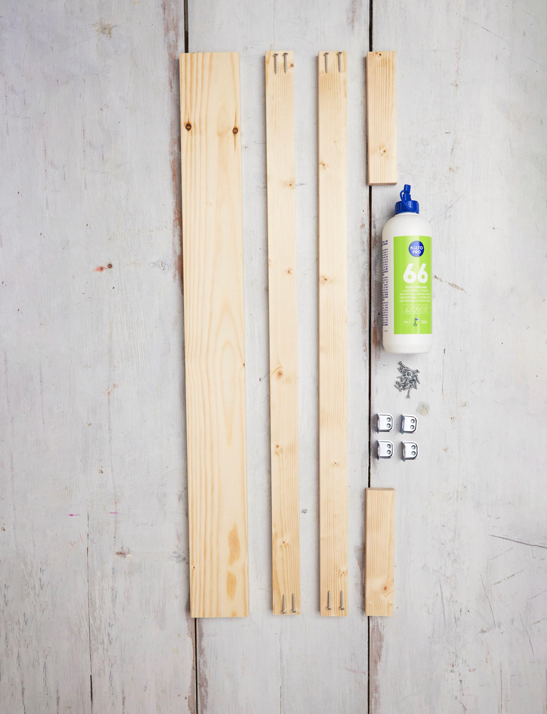 Seinään kiinnitettävän kenkätelineen tarvikkeet