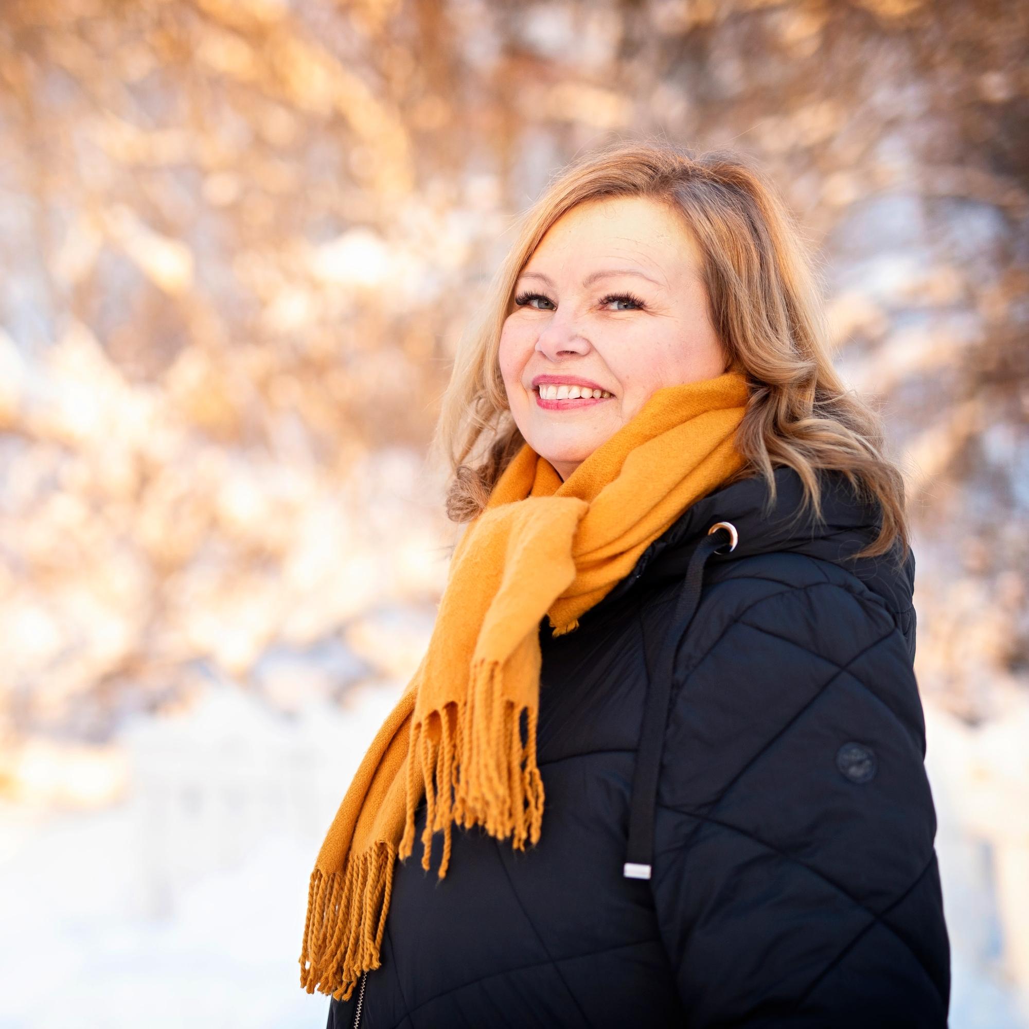 Rebekka Härkönen huolehti lapsena viidestä sisaruksestaan: ”Minun oli suojeltava pienempiä”