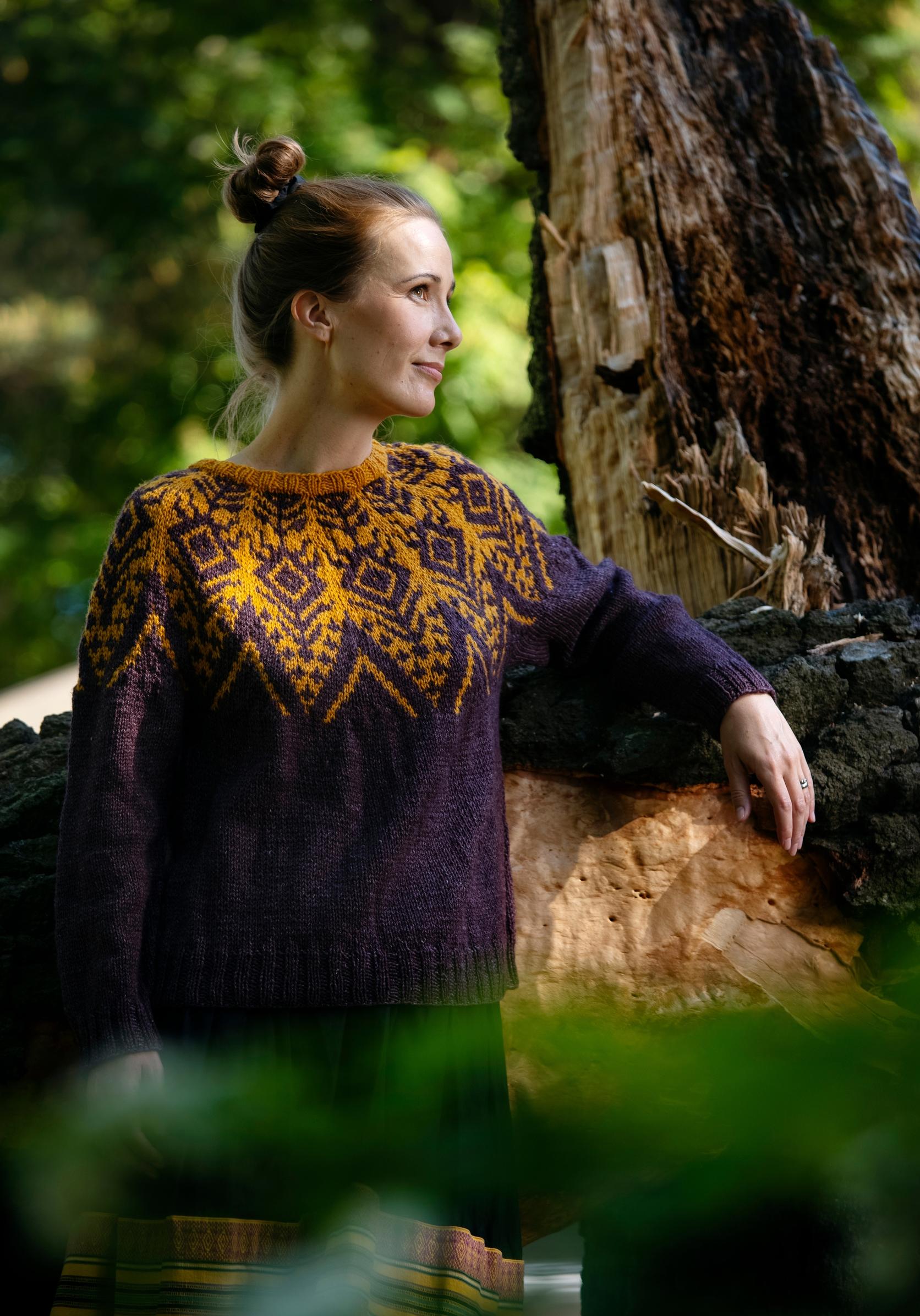 Ajattara-kirjoneulepaita