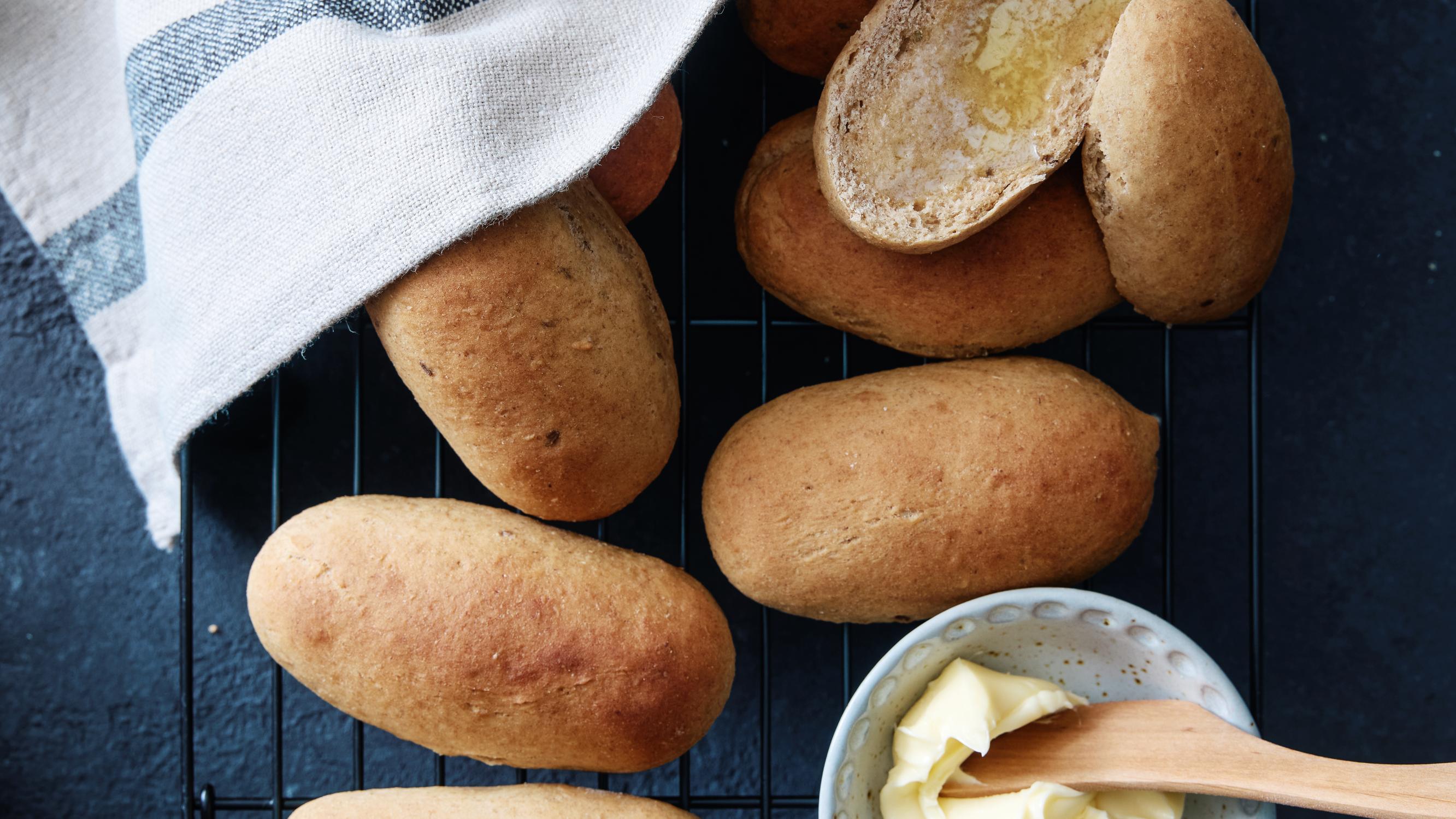 Piimäsämpylät – tuttu piimälimpun maku minikoossa