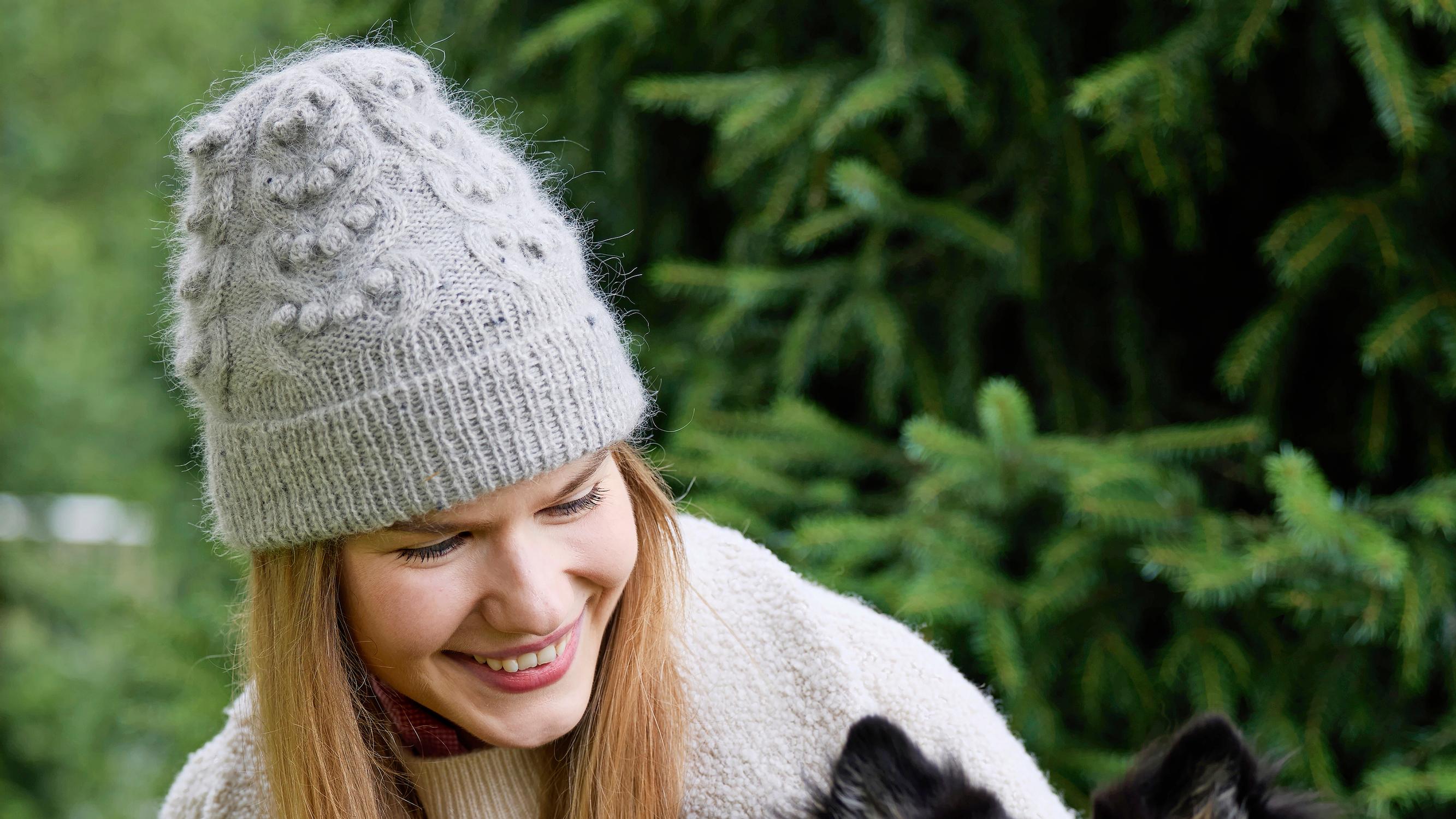 Pipo kuin kruunu! Neulo upea pipo, jossa on koristeellinen palmikkokuvio