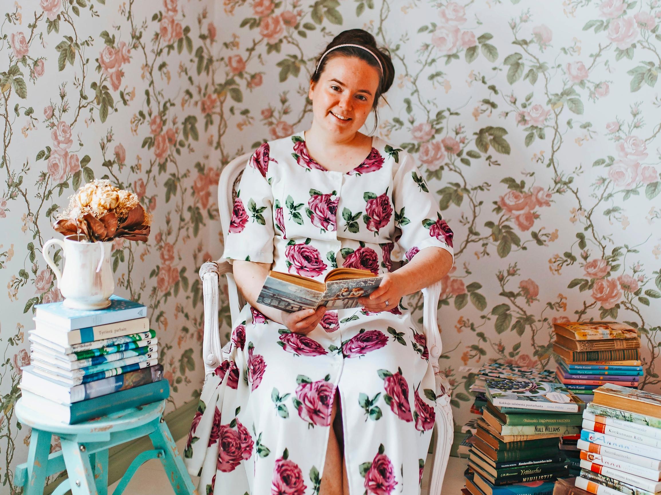 Leipomisesta löytyi keino hallita masennusta – kakkukirjailija Anna Pölkki piti kaksisuuntaisen mielialahäiriön diagnoosia ensin kuolemantuomiona