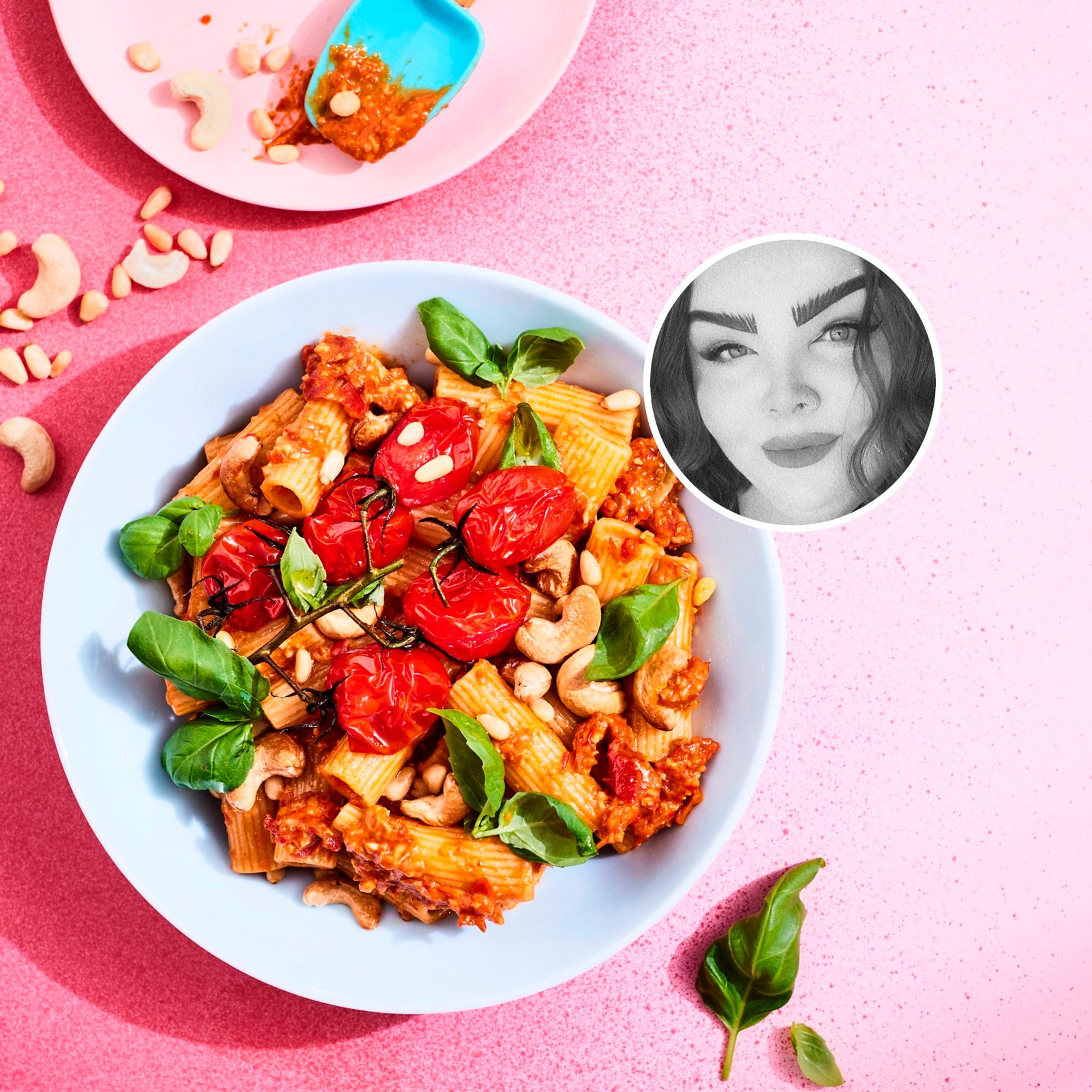 Anniina’s Kitchen -ruokavaikuttajan arrabbiatapestopasta on täyteläinen ja vegaaninen himoherkku