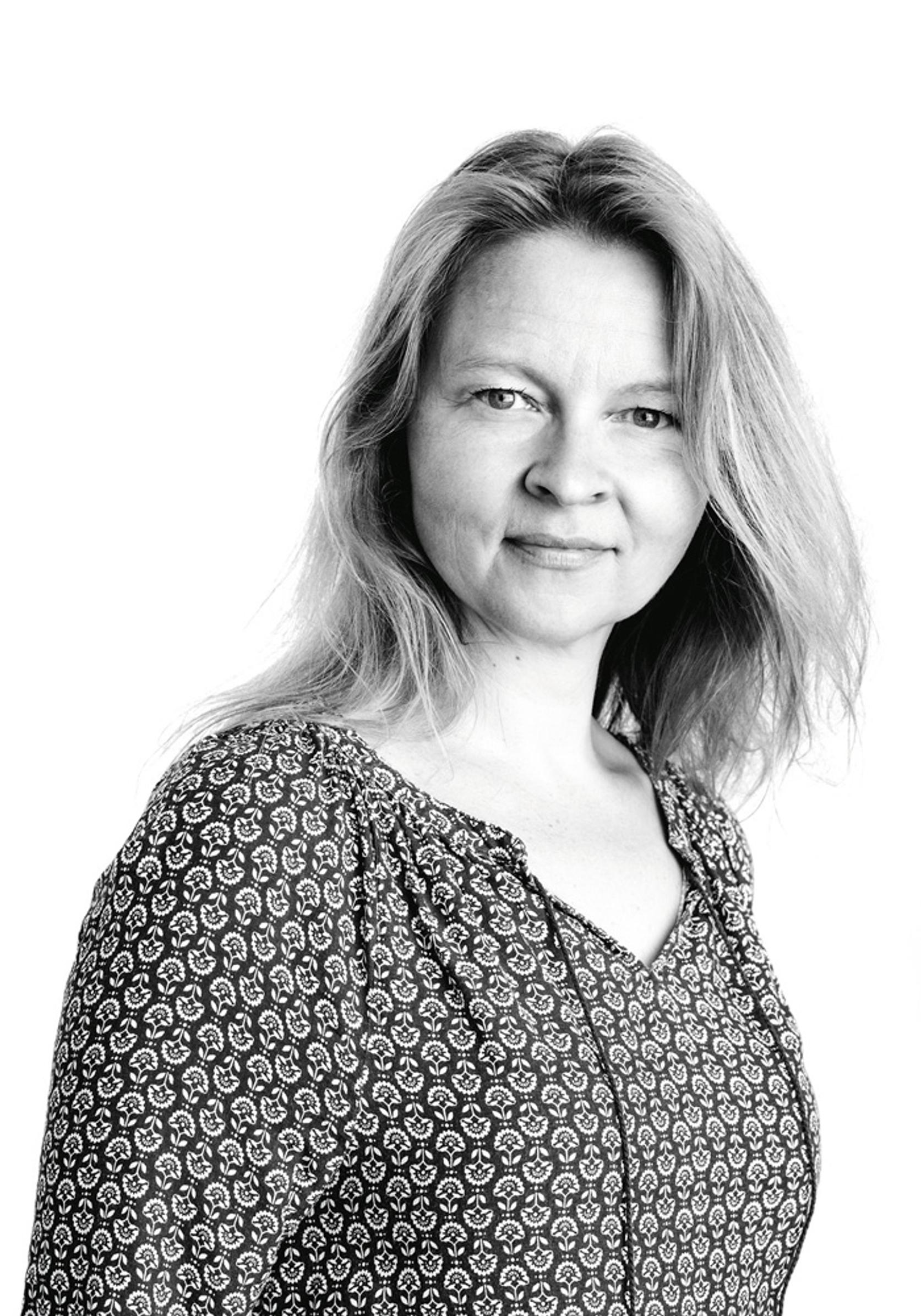 Kirjailija Anna Kortelainen: "Onni on sitä, että osaa olla tyytyväinen"