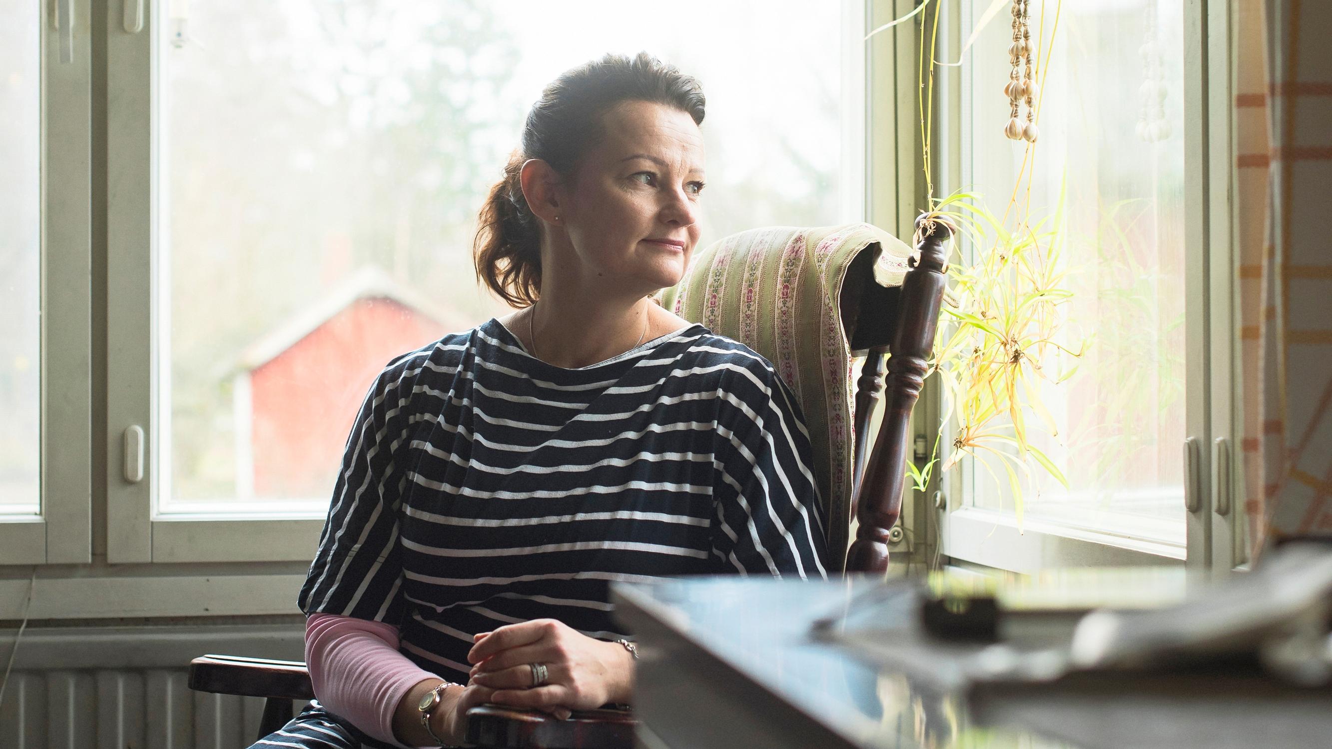 "Kuolinsiivous on myös sinua itseäsi varten" – ammattijärjestäjä Krista Kinnunen-Honga kannustaa tarttumaan kuolinsiivoukseen heti – ei vasta kuoleman kynnyksellä