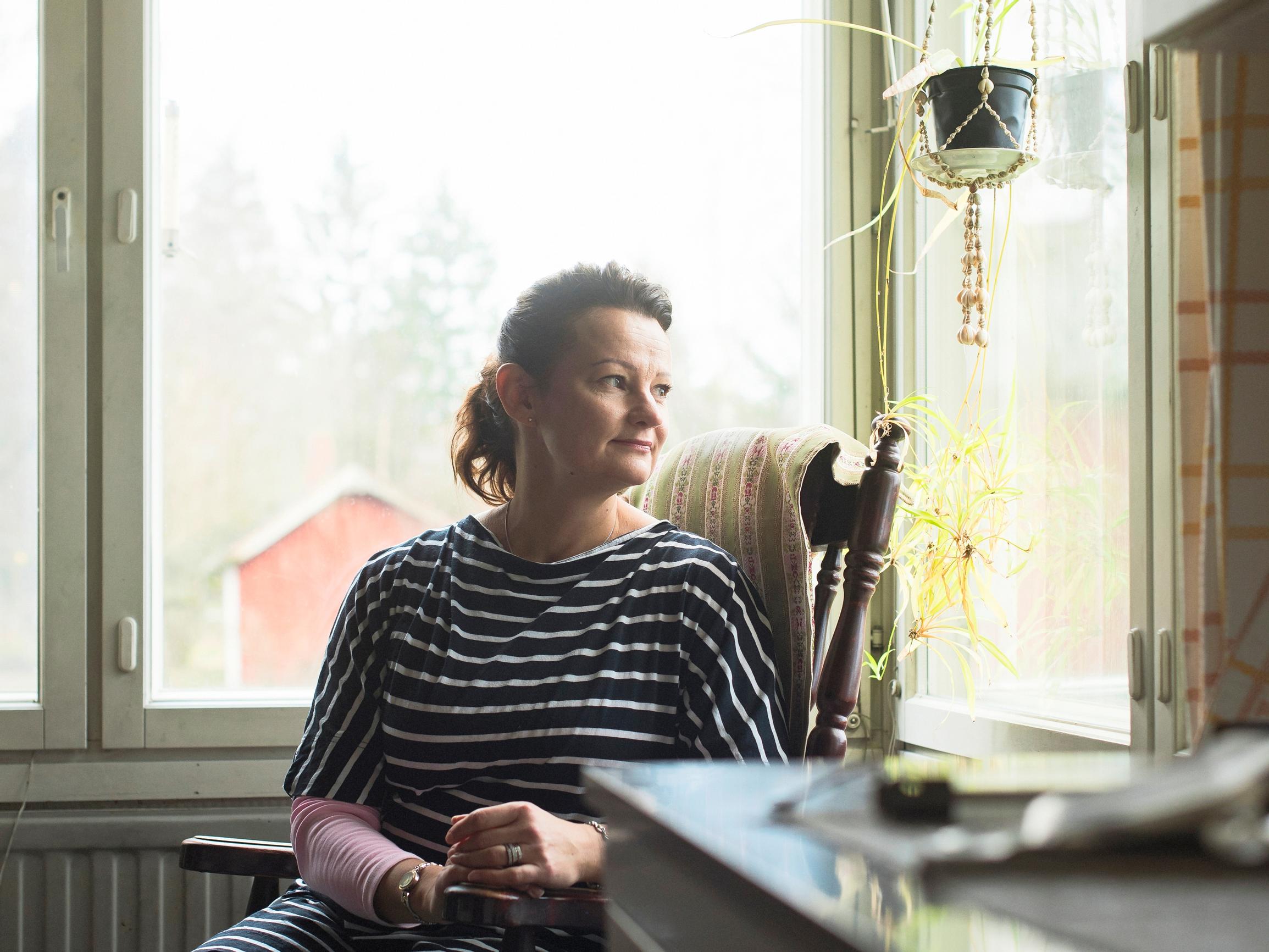 "Kuolinsiivous on myös sinua itseäsi varten" – ammattijärjestäjä Krista Kinnunen-Honga kannustaa tarttumaan kuolinsiivoukseen heti – ei vasta kuoleman kynnyksellä