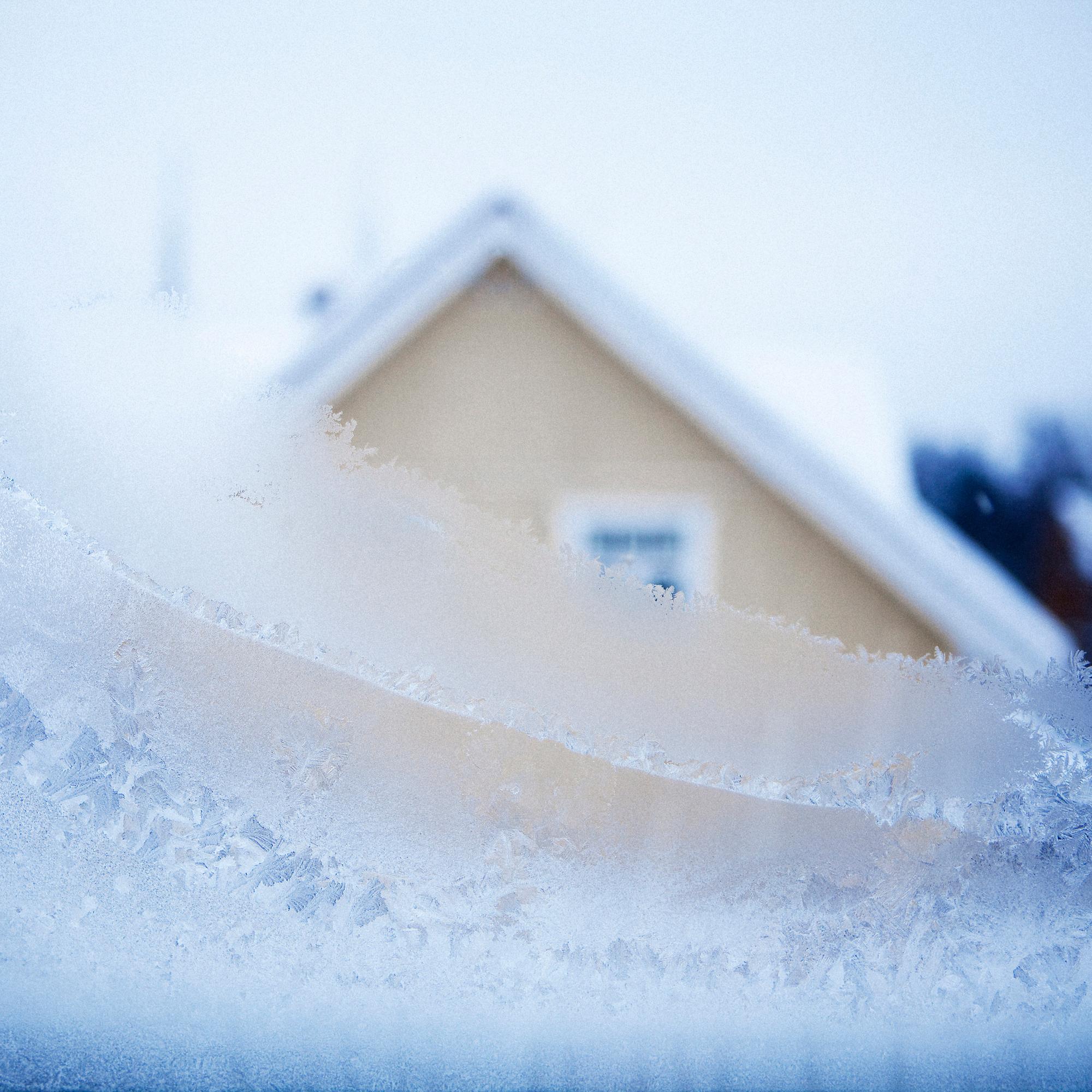 Ikkuna huurtuu – mikä avuksi? Lue asiantuntijan vinkit yleiseen ongelmaan ja nappaa kätevä tarkistuslista