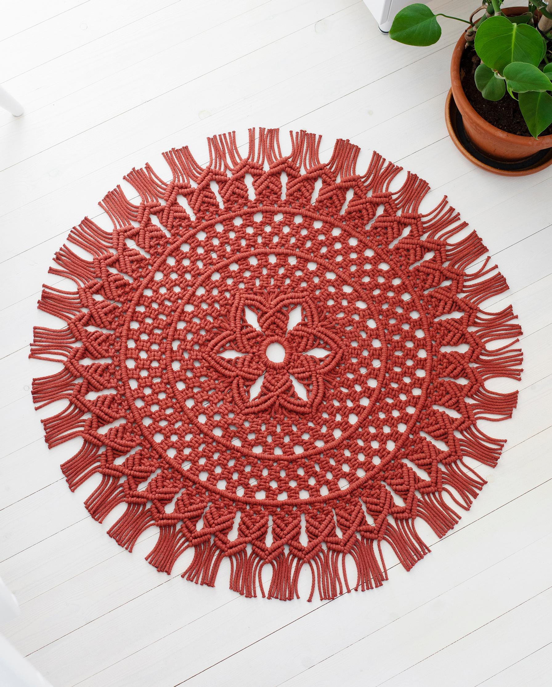 Pyöreä makrameematto