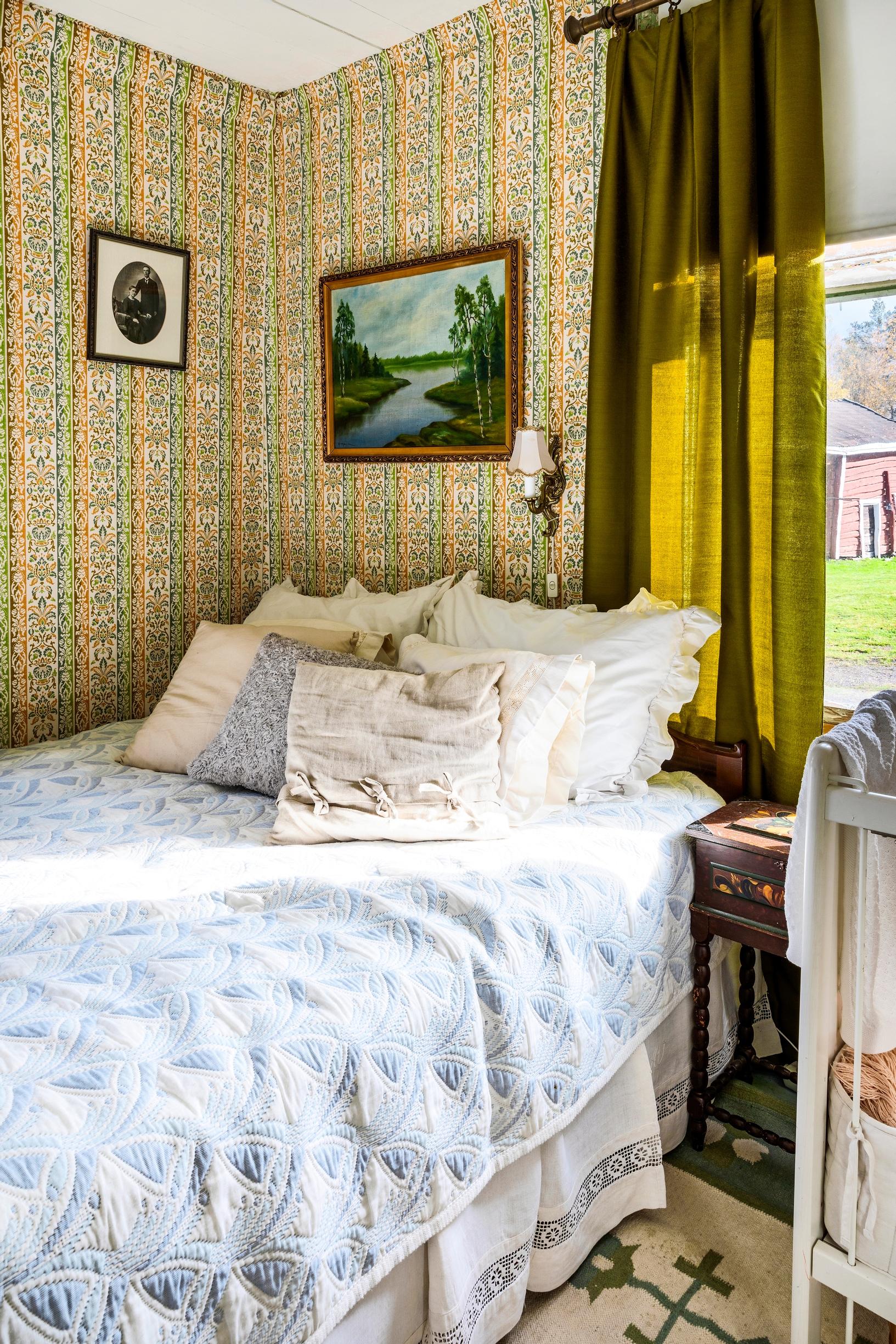 Pihlgren ja Ritolan Maalaiselämää-tapetti