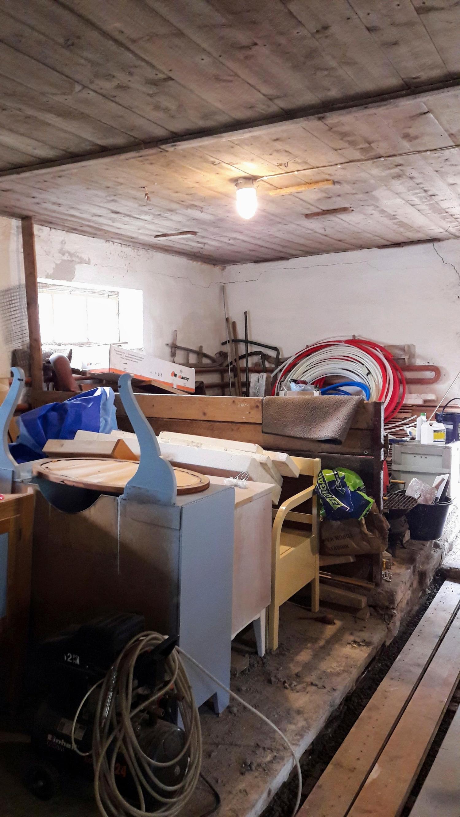 Navetta täynnä tavaraa ennen muodonmuutosta