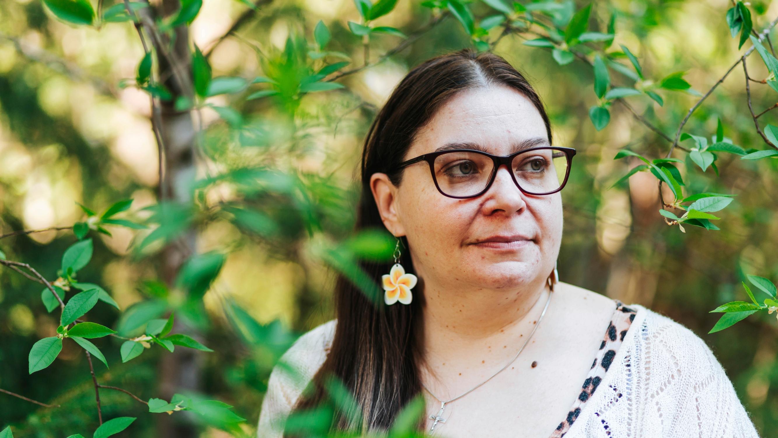 ”Eron jälkeen ymmärsin olevani läheisriippuvainen” – Hannele oppi, että läheisriippuvuus on tavallinen selviytymiskeino