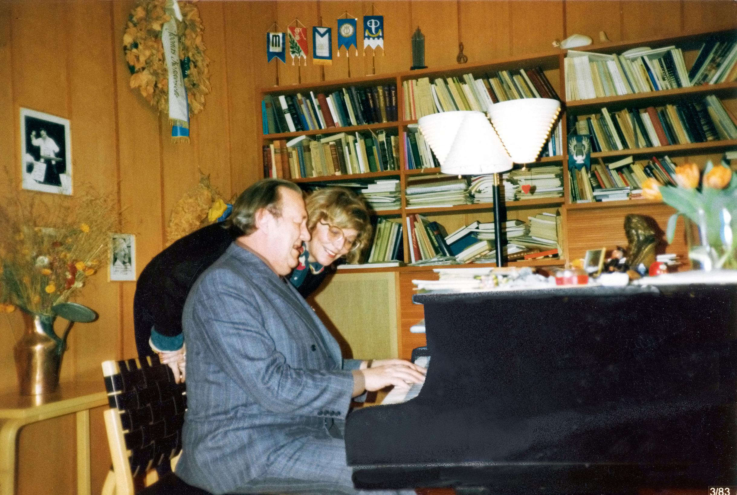 Joonas Kokkonen kotonaan Villa Kokkosessa