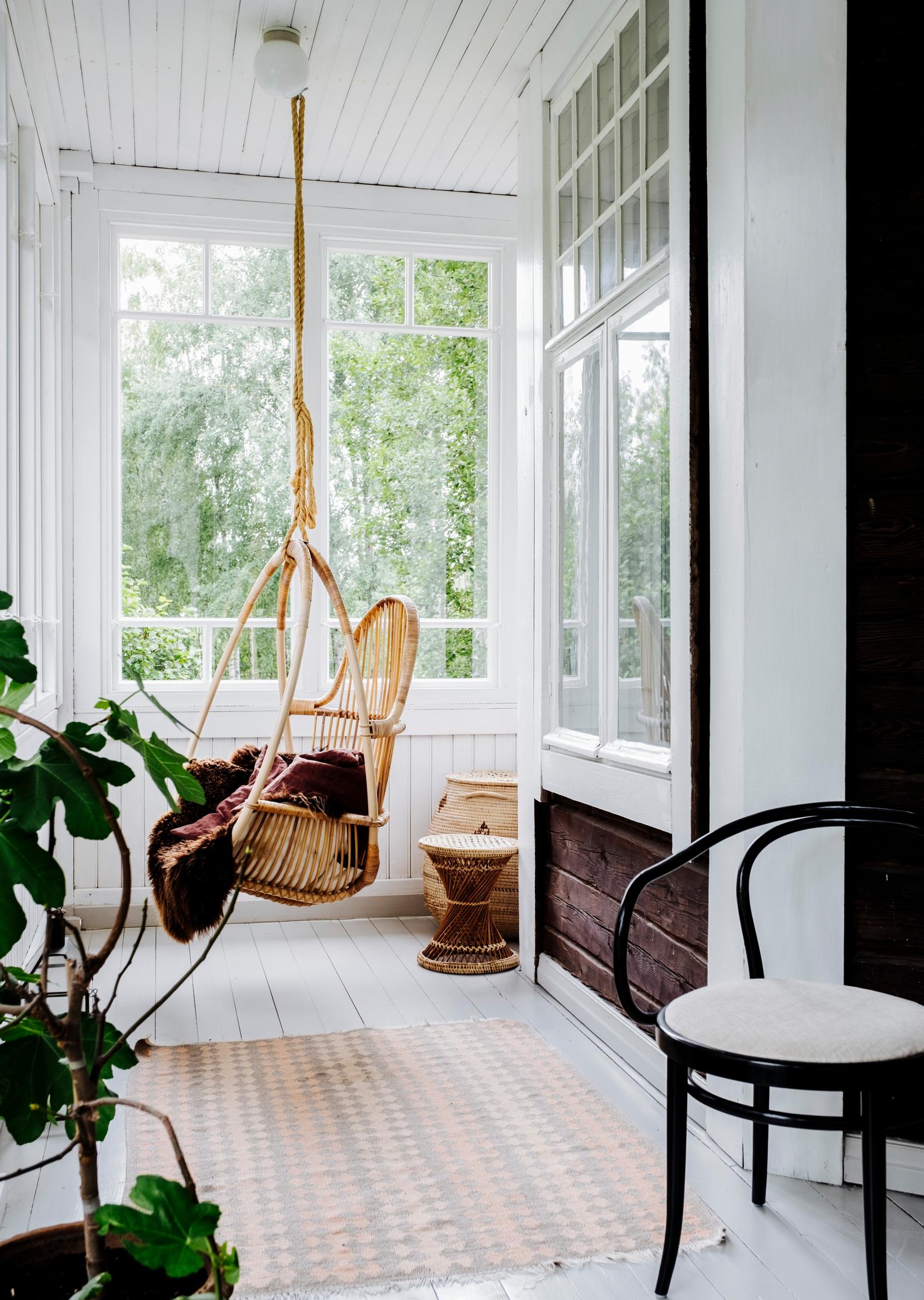 Epäkäytännöllinen avokuisti lasitettiin. 