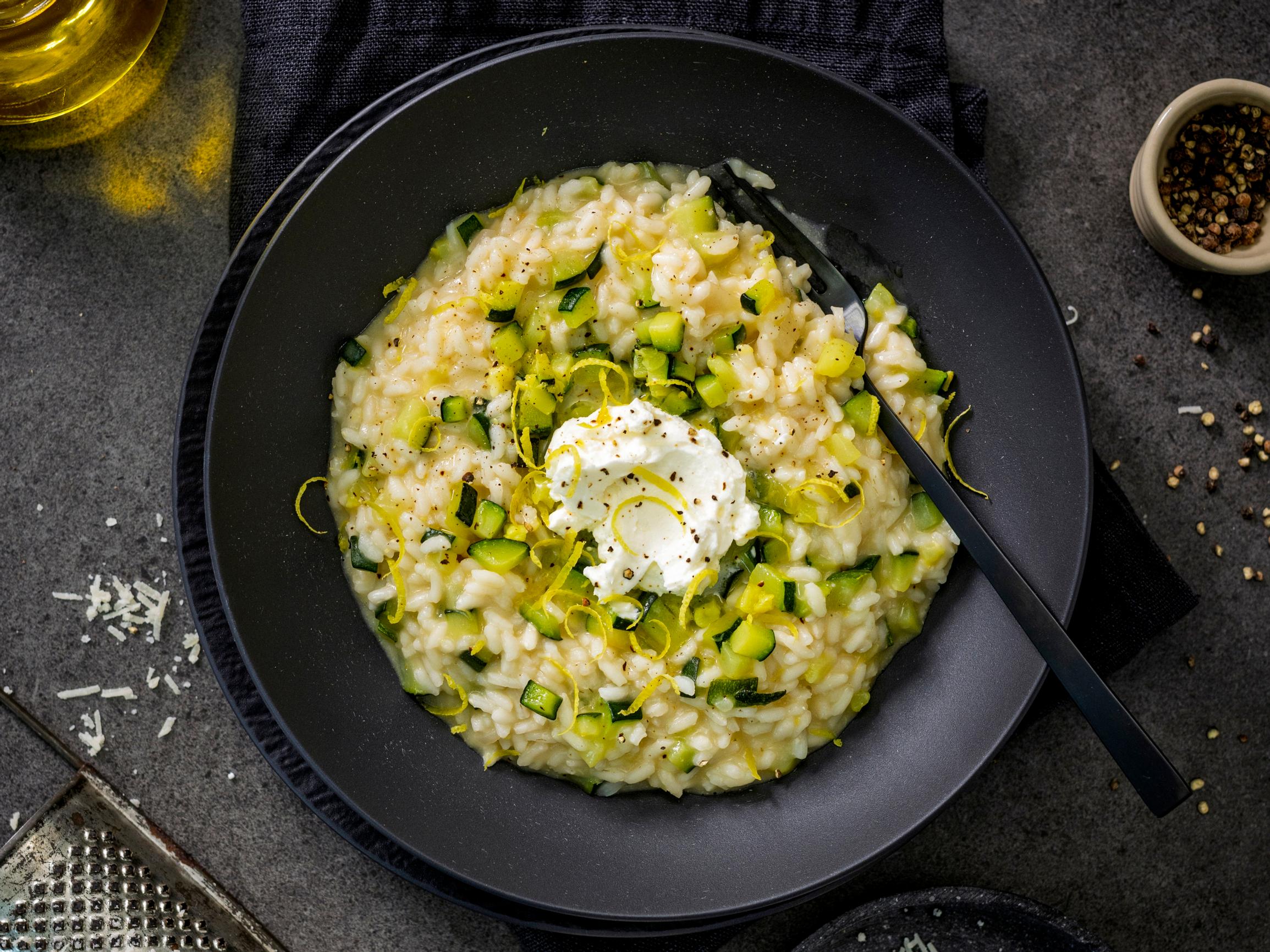 Arkirisotto tehdään jääkaapin perukoilta löytyvistä aineista – katso ohje ja valmistusvinkit videolta!