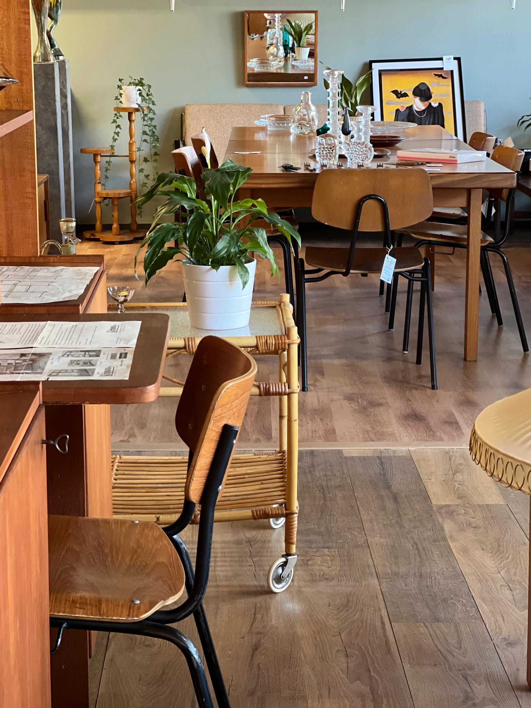 Vintagekauppa Finvint Espoon Tapiolassa.