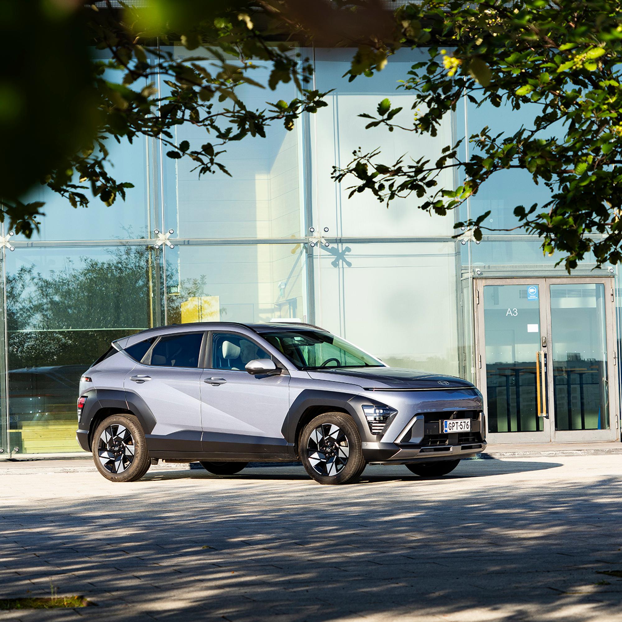 Etsitkö hybridiautoa ylivoimaisen hyvällä hinta-ominaisuus-suhteella? Tähän automalliin haluat tutustua
