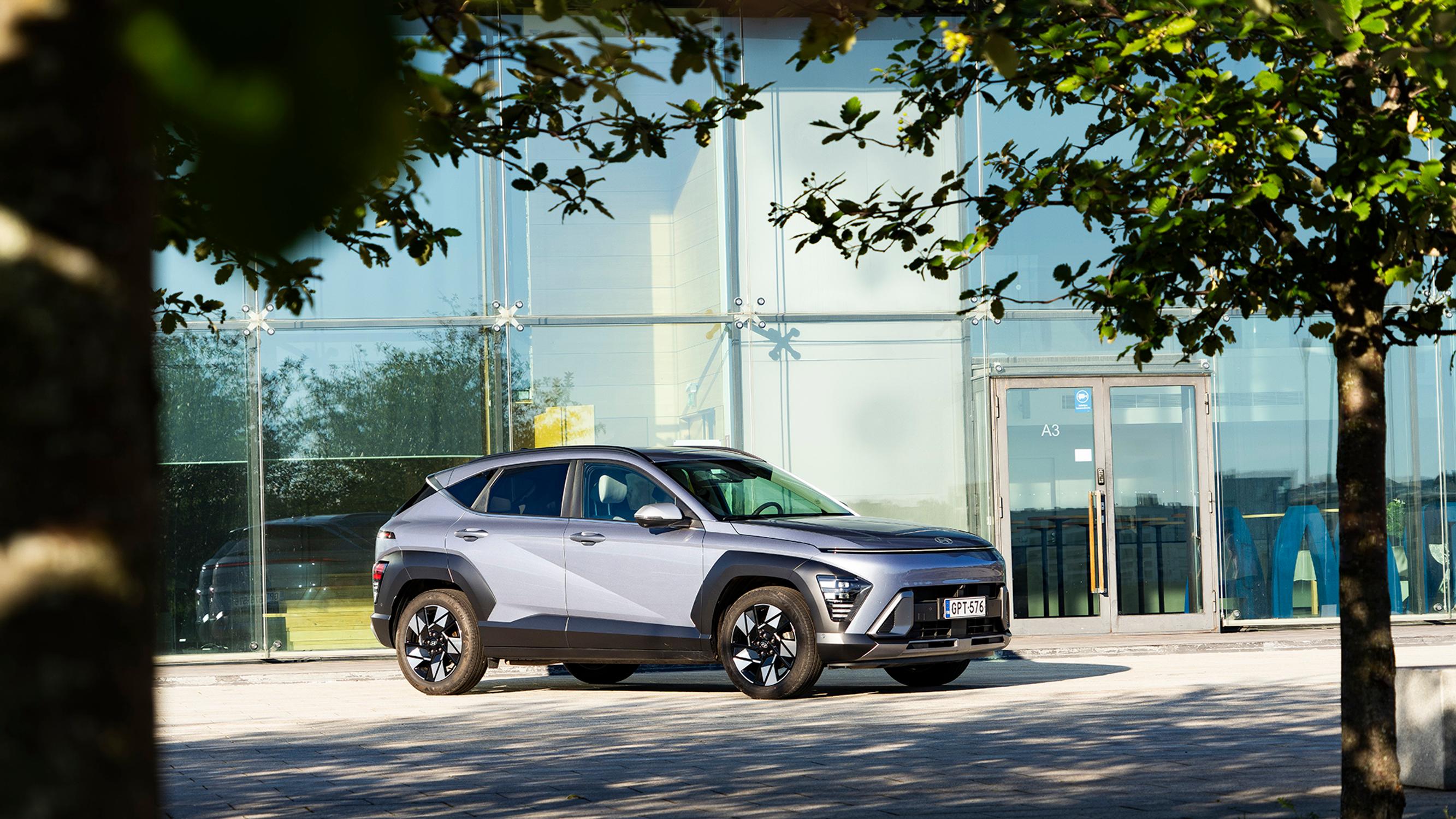 Etsitkö hybridiautoa ylivoimaisen hyvällä hinta-ominaisuus-suhteella? Tähän automalliin haluat tutustua