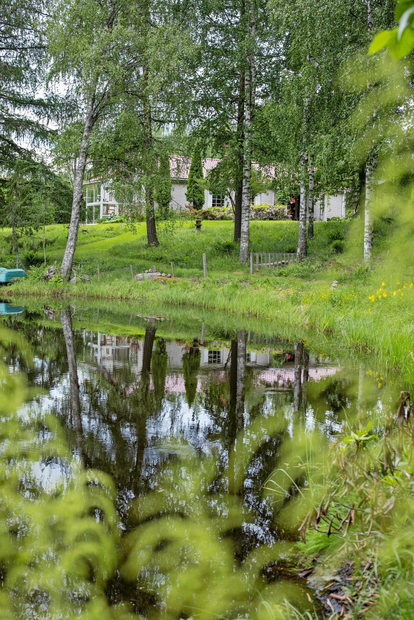 luonnonmukainen puutarha