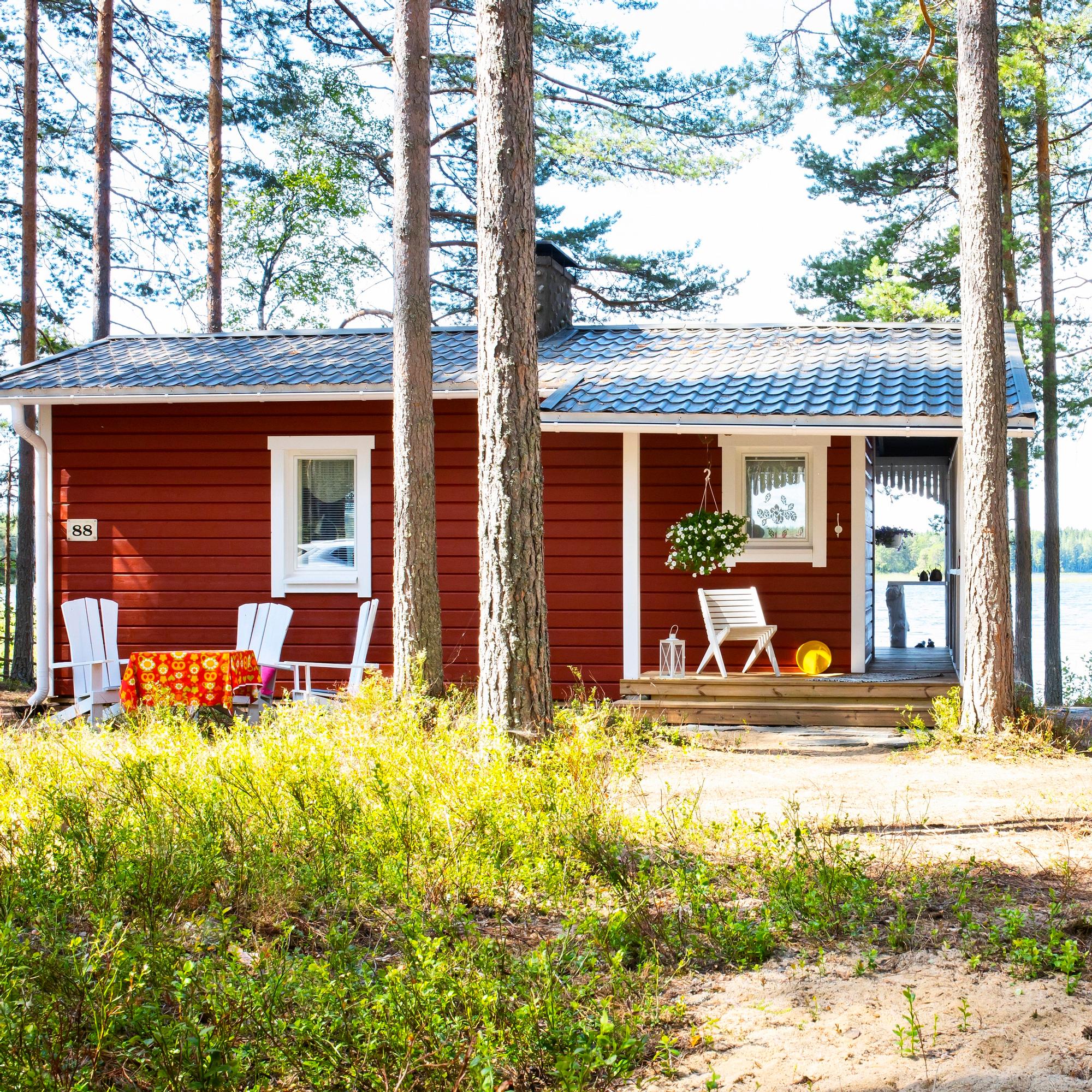 Miten kesämökki kannattaa vakuuttaa? Vältä yli- tai alivakuuttamista, jotta et maksa turhasta