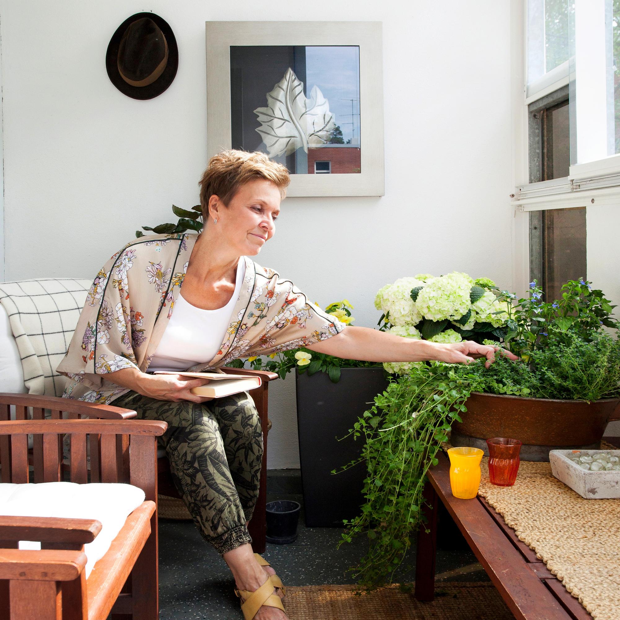 Huonokuntoinen mörskä – mikä onnenpotku siis! Susanna ihastui kulahtaneen kerrostalokolmion mahdollisuuksiin ja remontoi siitä viihtyisän kodin