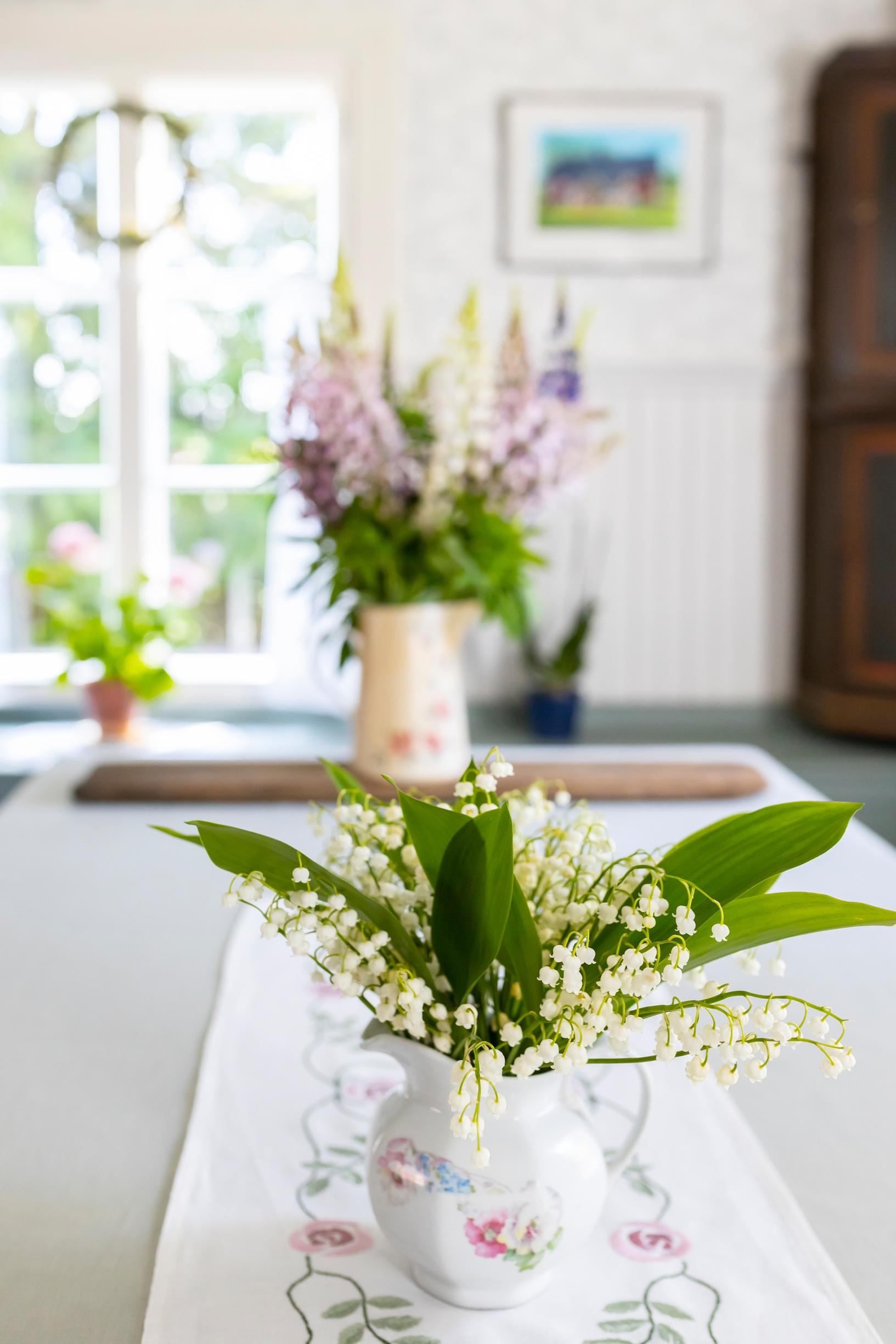 kielokimppu pöydällä