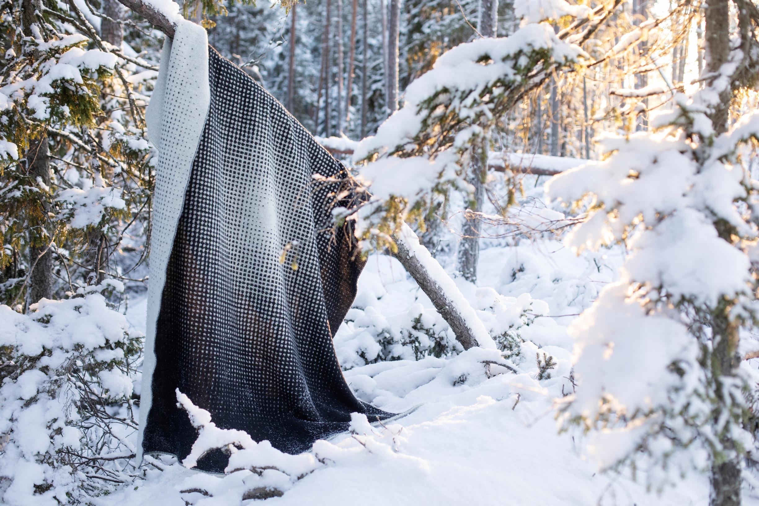 Juhannus-huopa metsässä