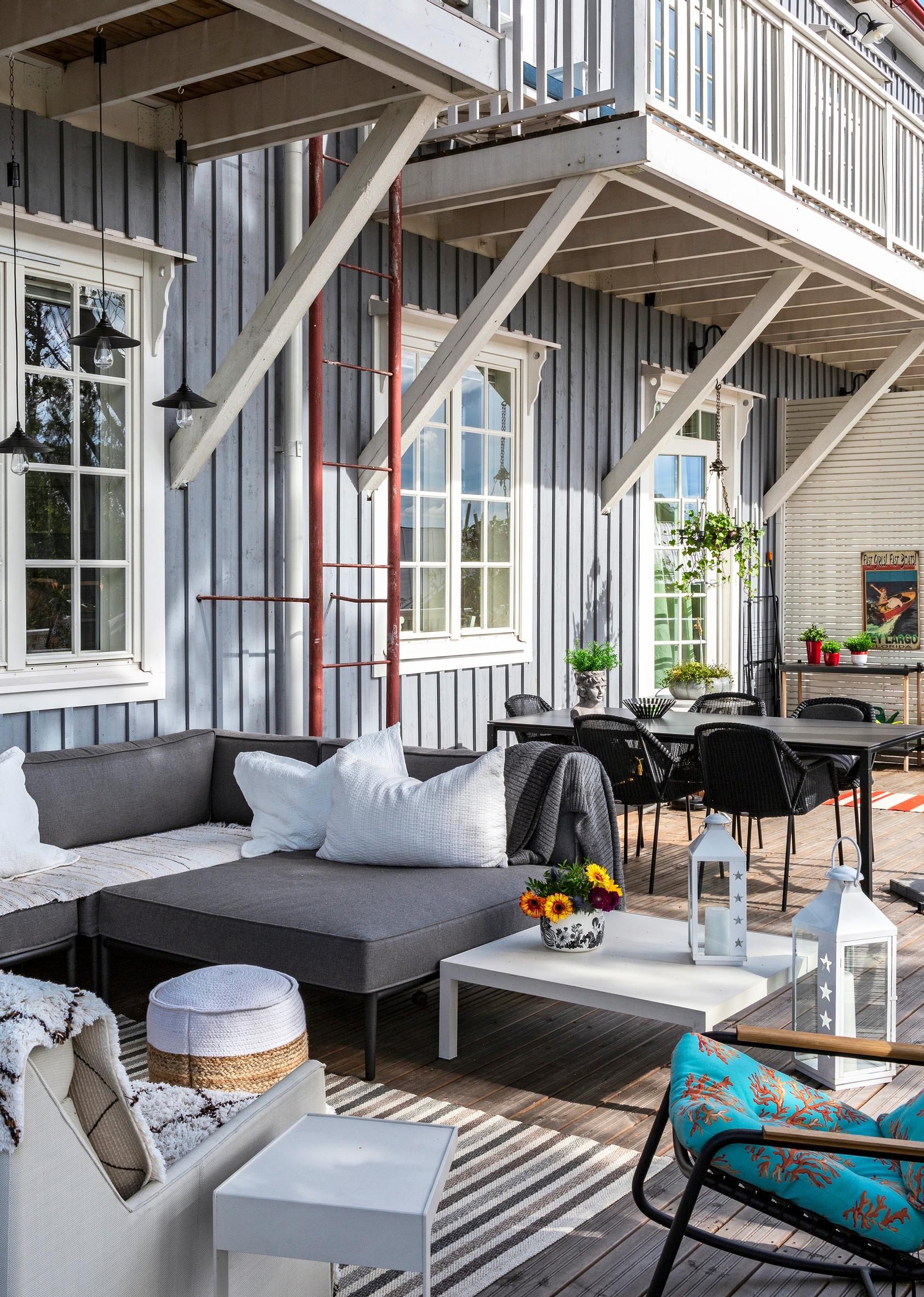 Etelän suuntaan avautuva terassi