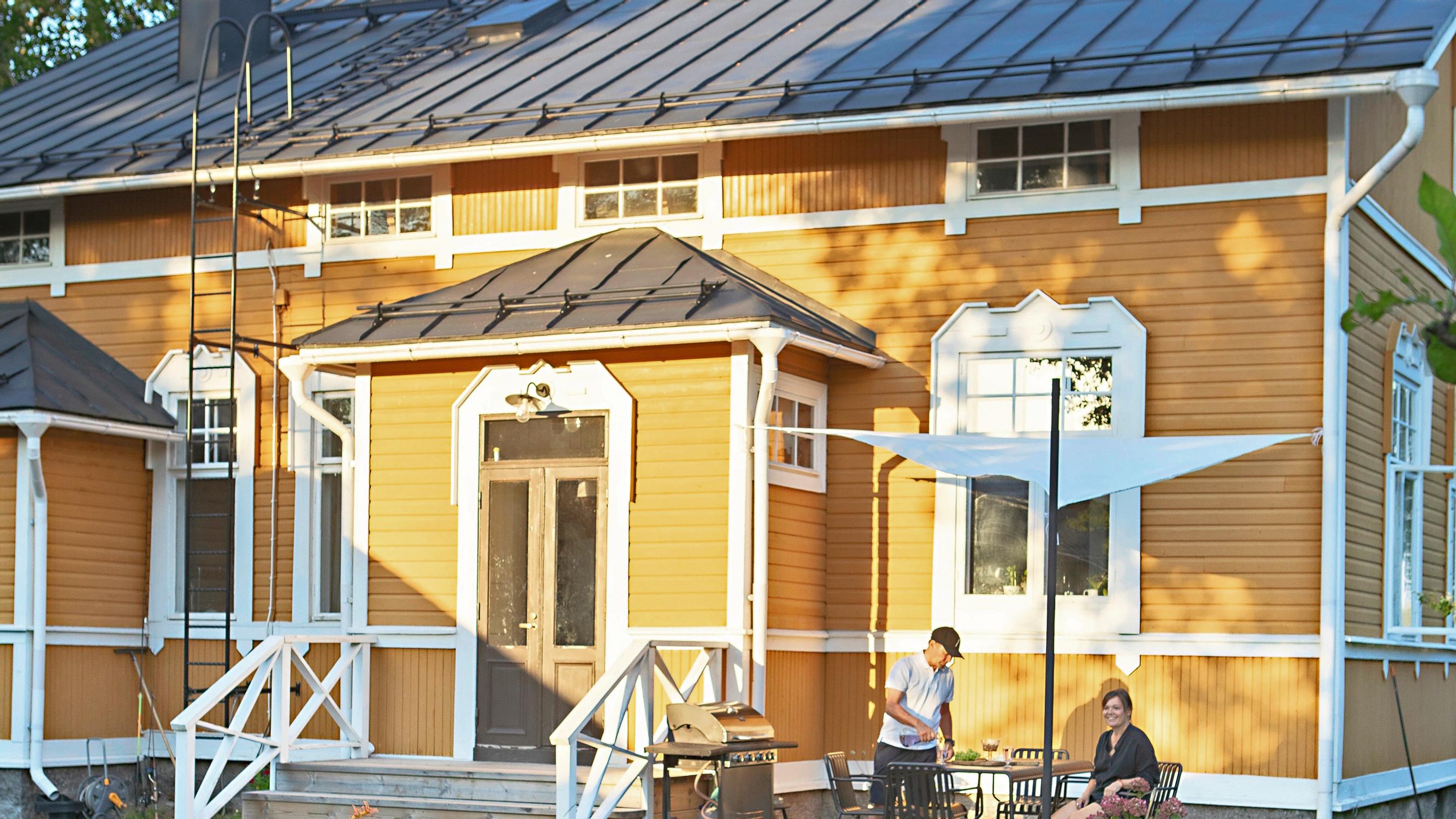 Keltainen konsulintalo veti Erkkiä juoksulenkeillä puoleensa yhä uudelleen – pian selvisi, että ainutlaatuinen talo oli myynnissä