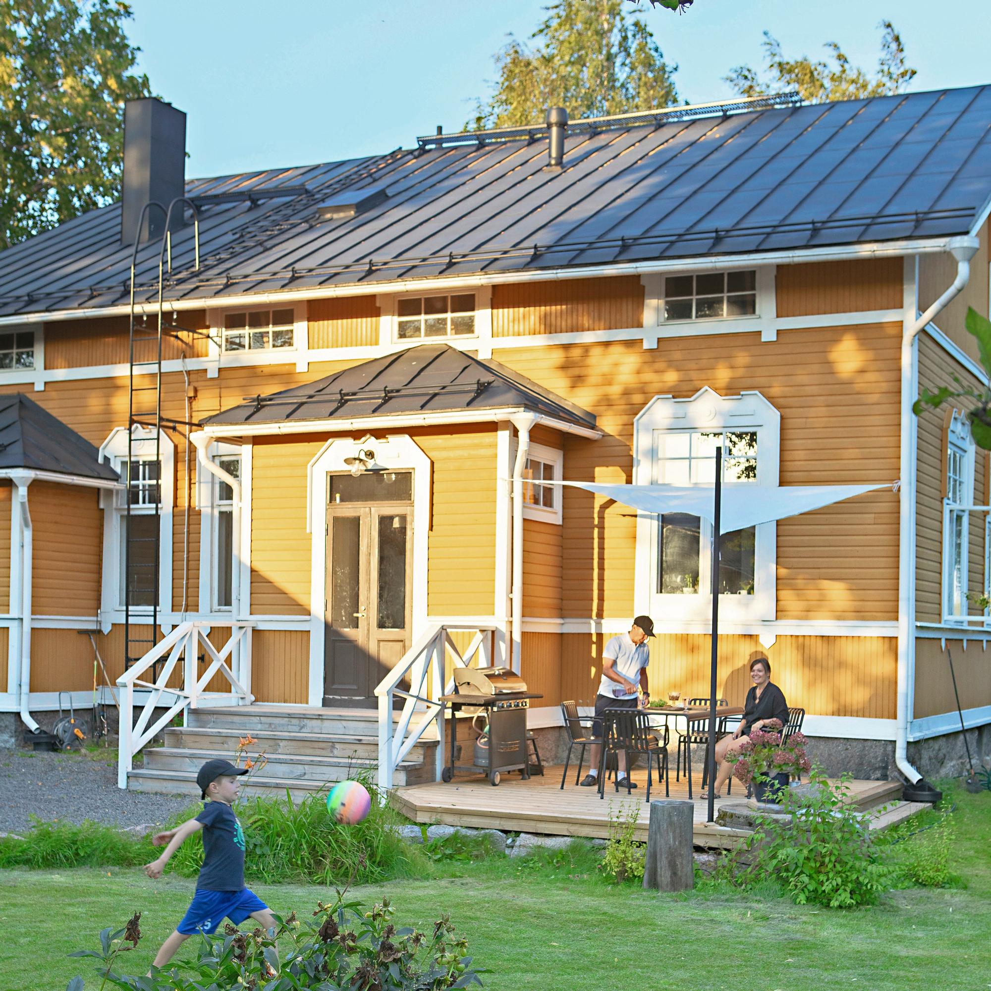 Keltainen konsulintalo veti Erkkiä juoksulenkeillä puoleensa yhä uudelleen – pian selvisi, että ainutlaatuinen talo oli myynnissä