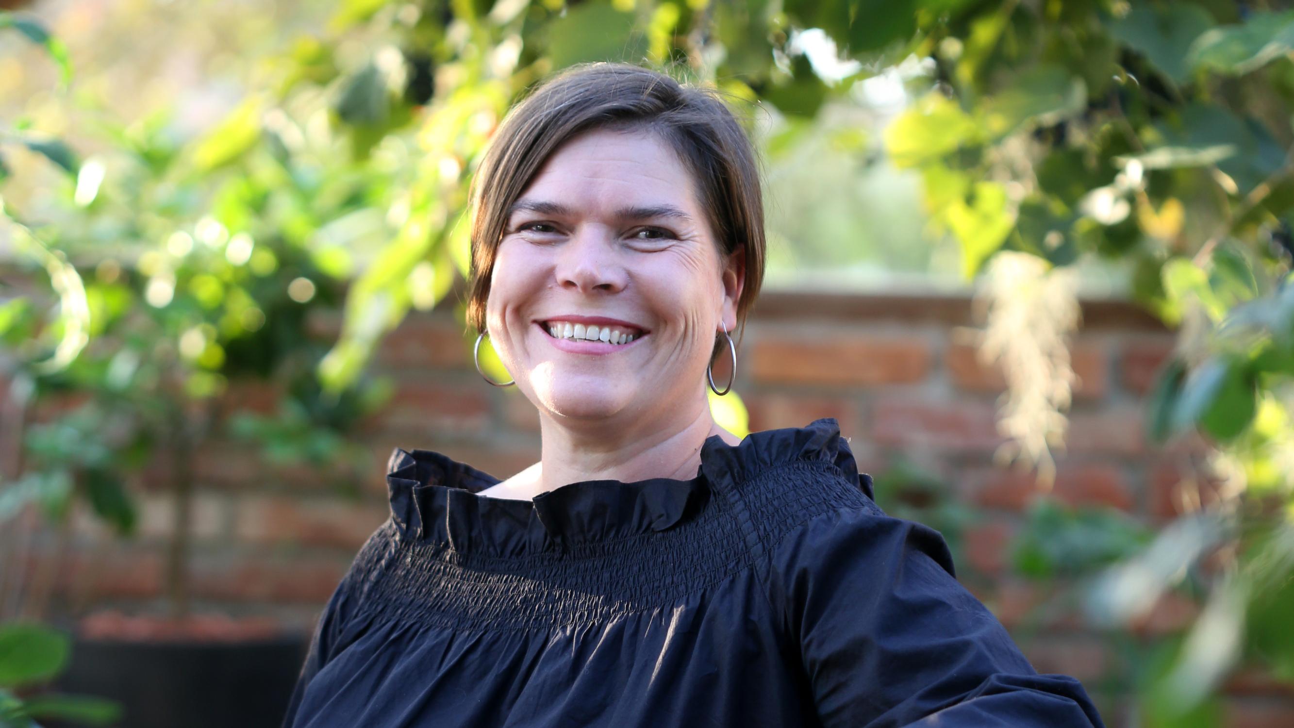 Puutarhatoimittaja Johanna Vireaho Sohvaryhmä-podcastissa: ”Kotimaiset kukat ovat ehdottomasti vastuullinen valinta”