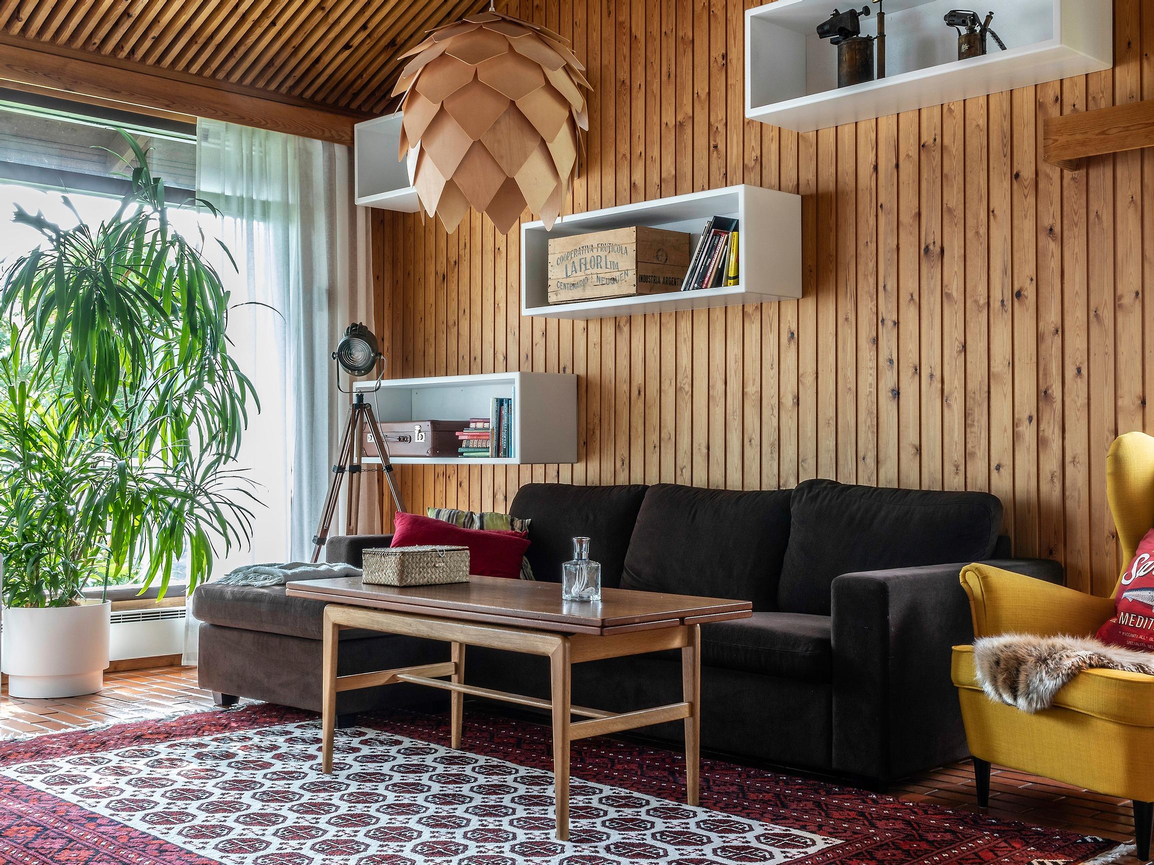 70-luvun arkkitehtuuri ja kodit ovat nousseet uuteen suosioon – toimivat tilaratkaisut, minimalistisuus ja maanläheiset materiaalit houkuttelevat nyt ostajia