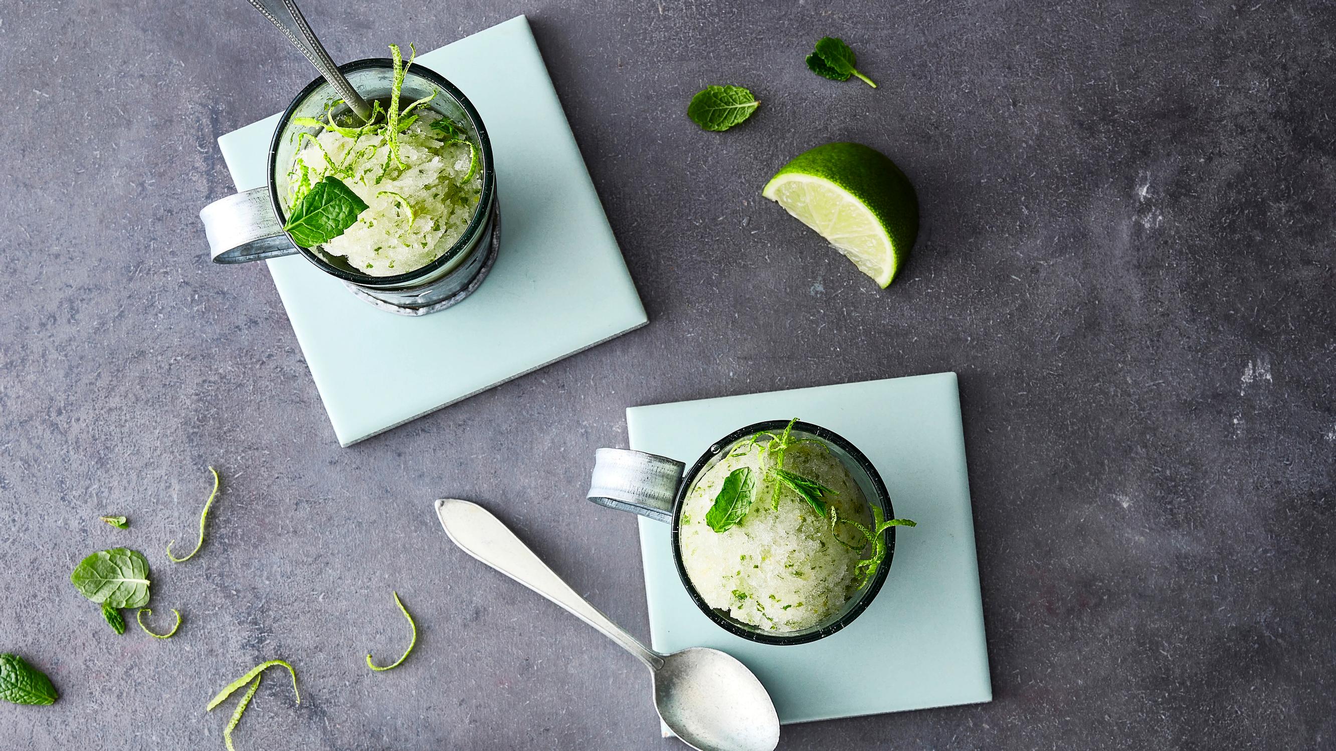 Mojitosorbetti – tänä kesänä lempidrinkki lusikoidaan ihanan hileisenä