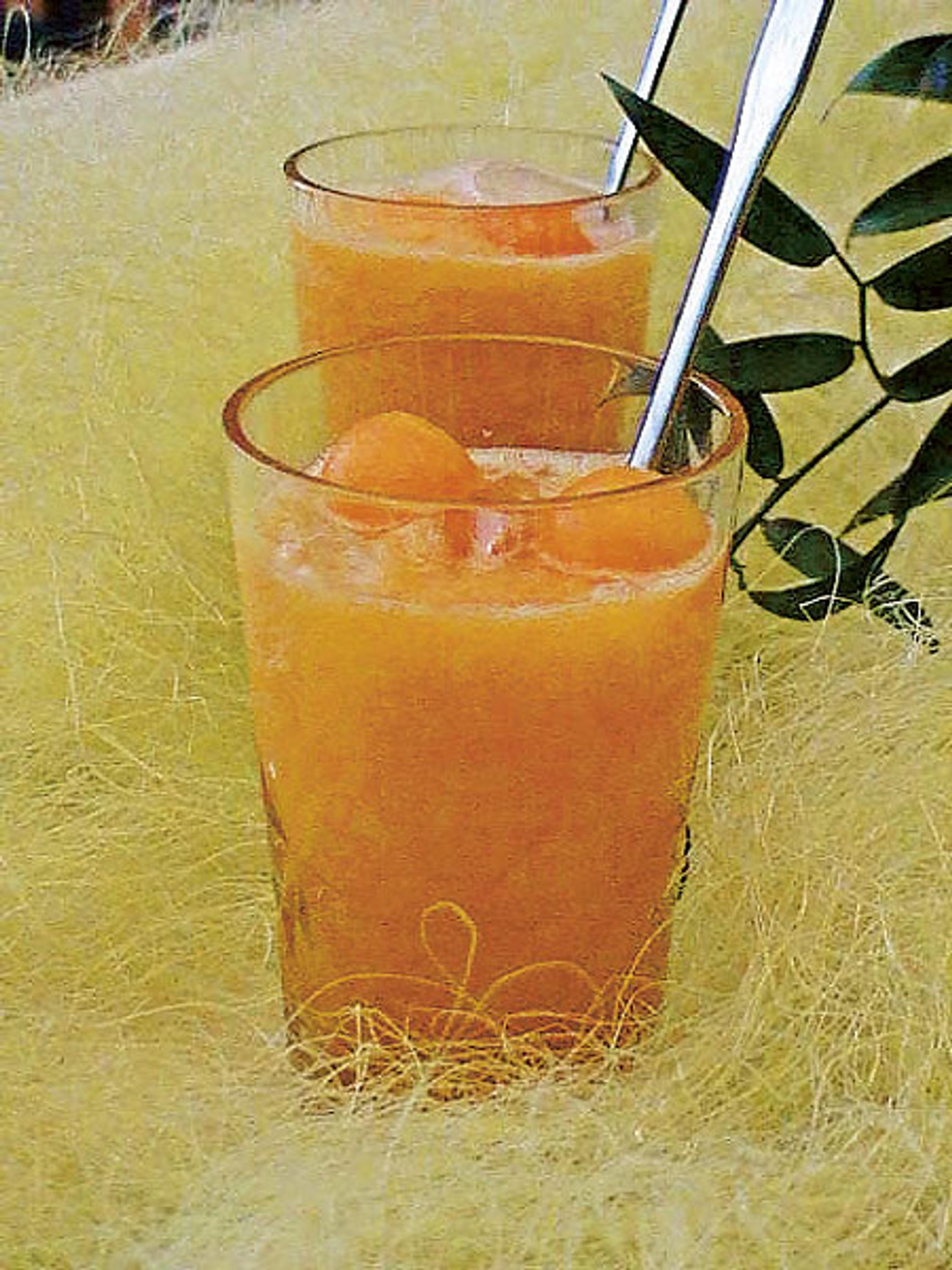 Kesäinen melonikeitto