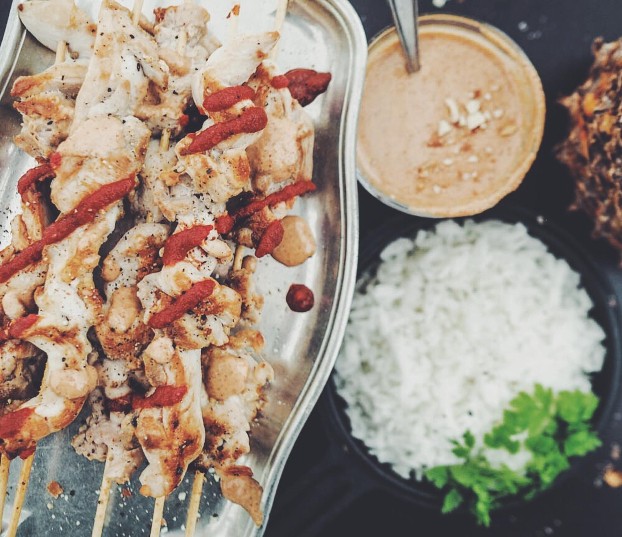 Kanavartaat satay-kastikkeessa