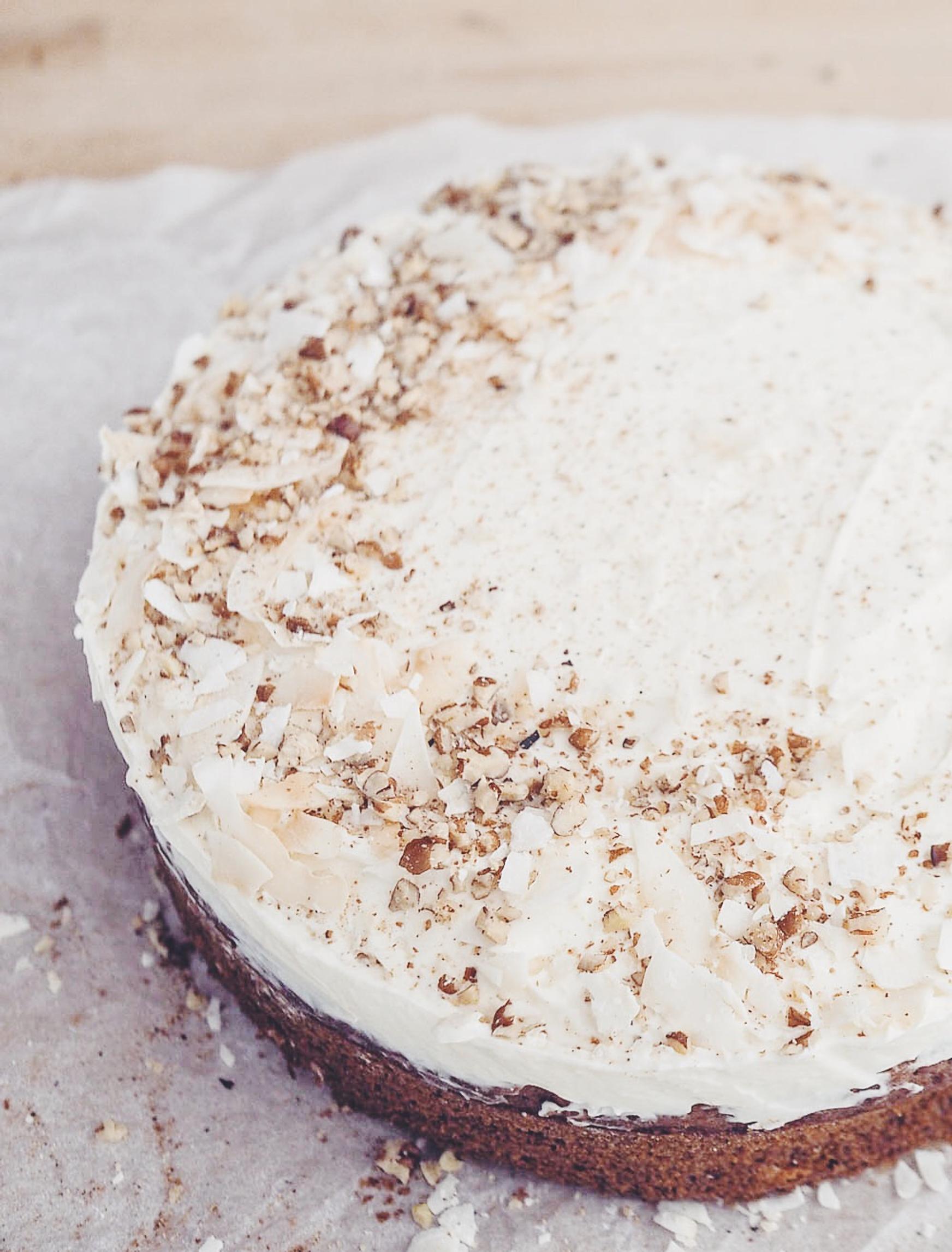 Kookos-porkkanakakku