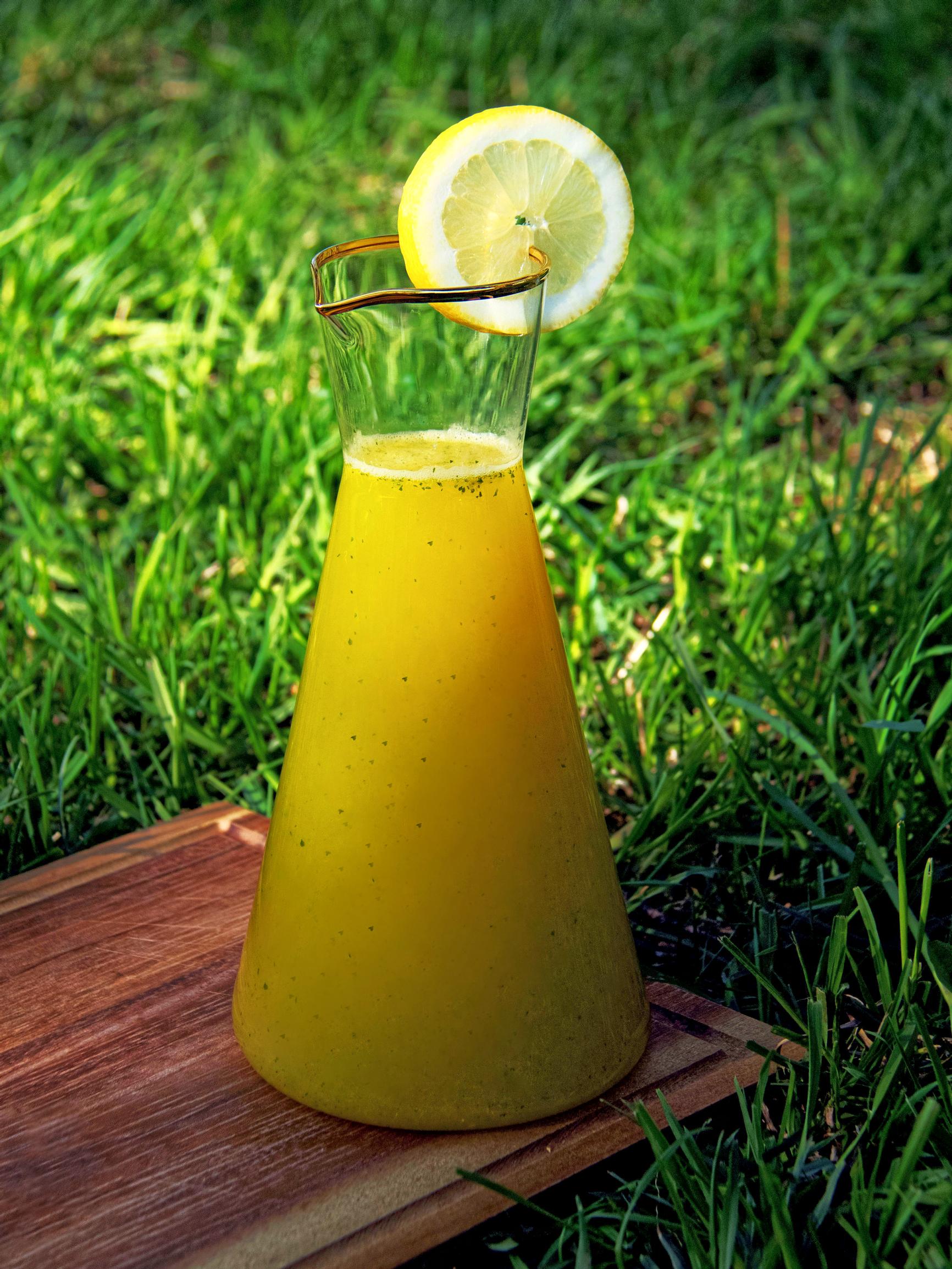 Sitruksinen ananasmocktail – pirteä juoma iloisiin kesäpäiviin