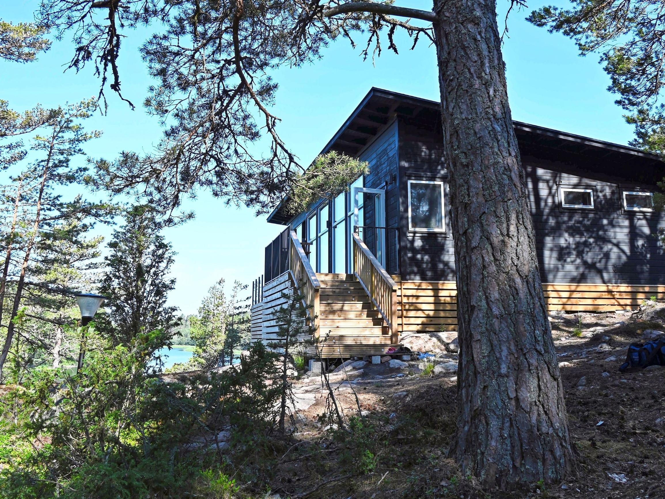 Unelmien saarimökki viimein valmis! ”Tätä en osannut kuvitella: vaikka talopaketti oli kattava, rahaa kului viisi kertaa paketin hinnan verran”