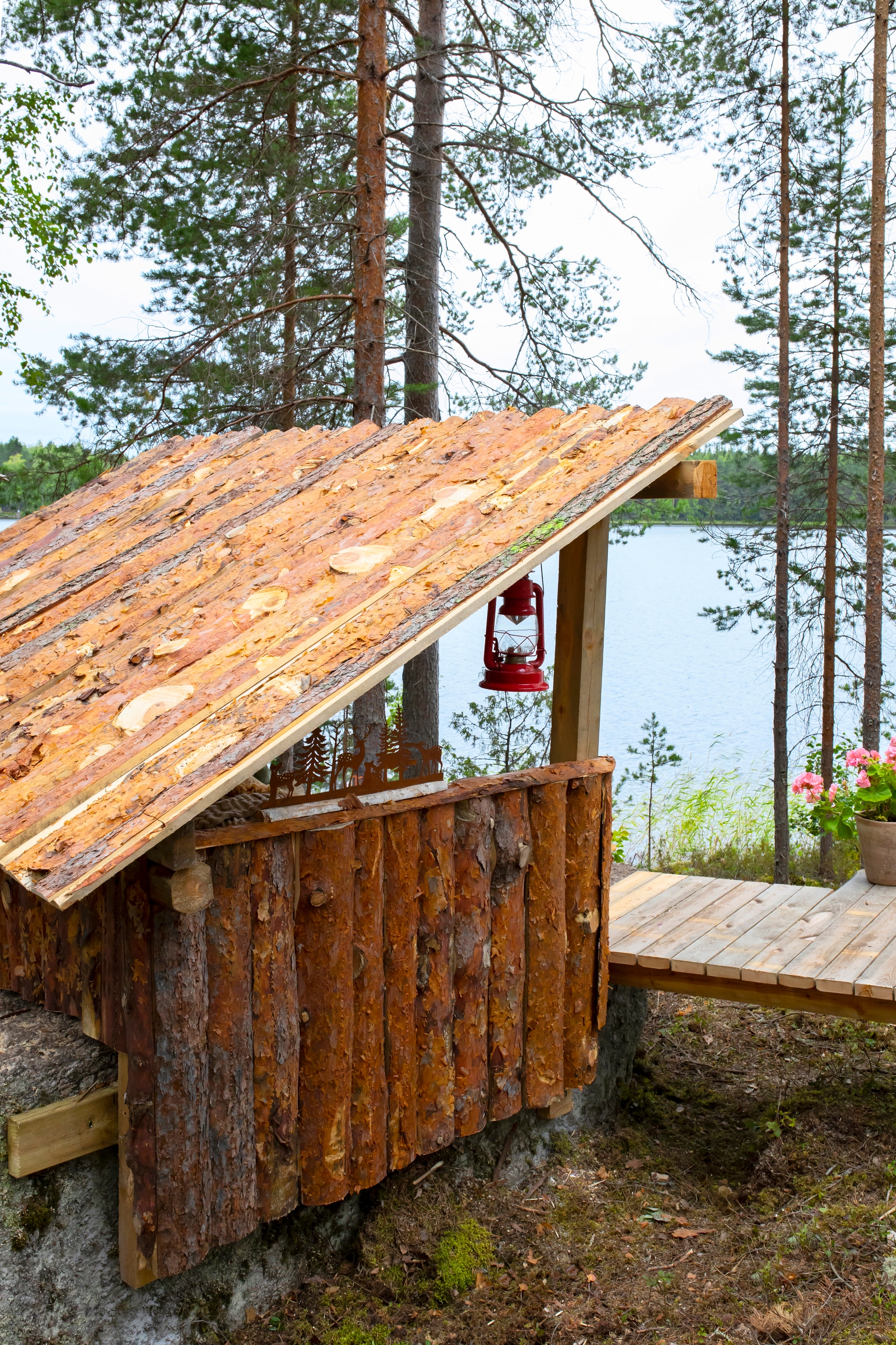 Itse rakennettu laavu | Meillä kotona