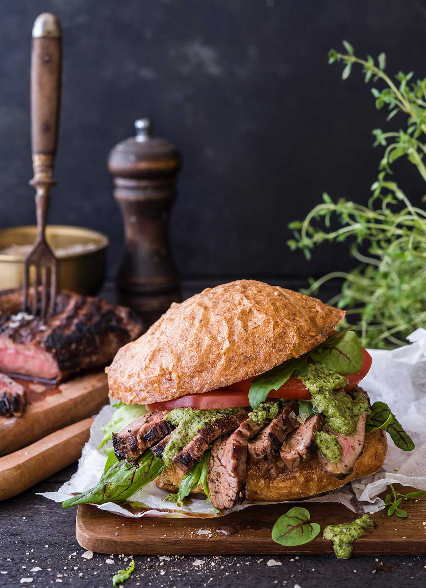 Grillattu flank steak burger Maku