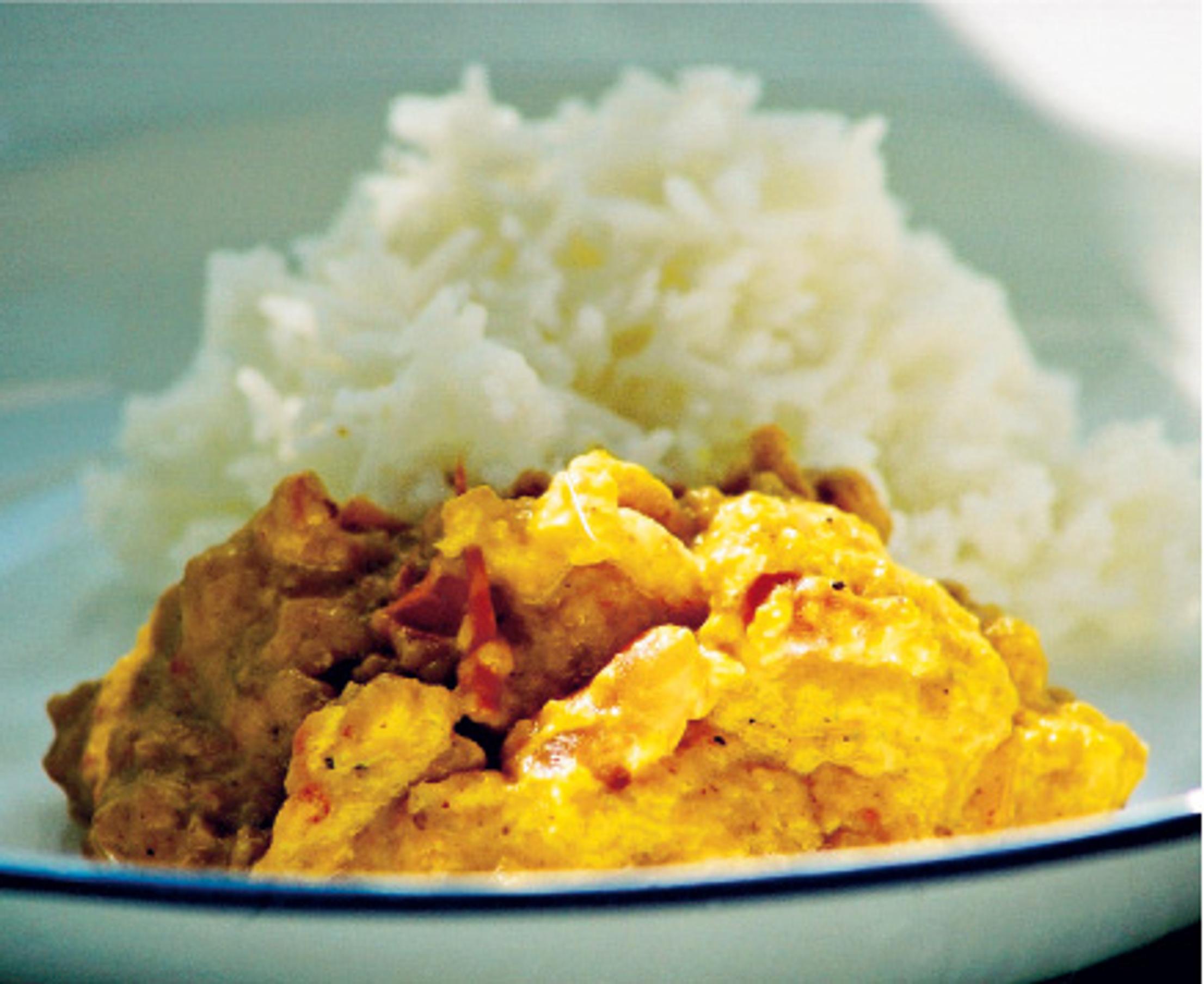 Burmalainen kookos-katkarapucurry