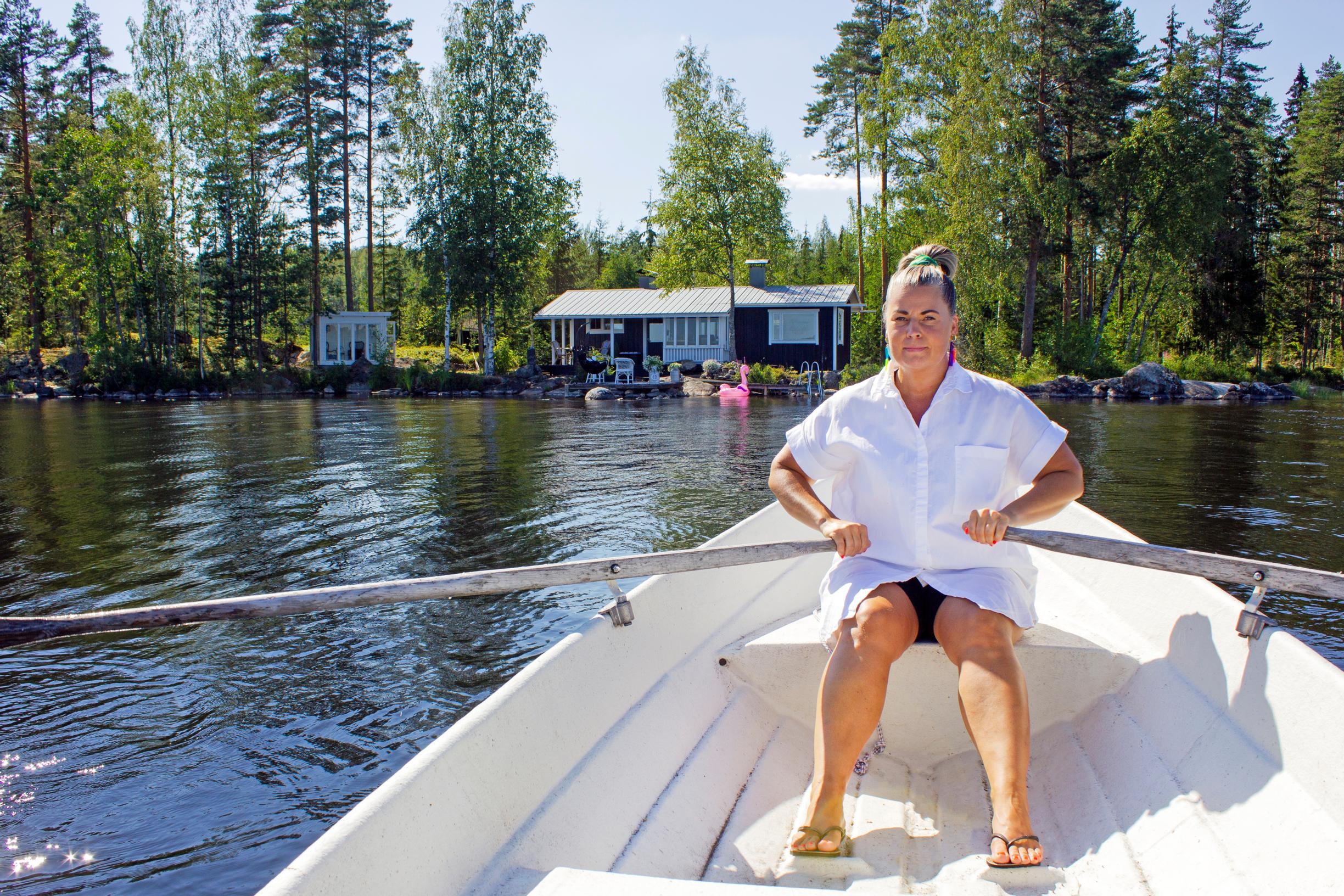 Virva soutelee mökkijärvellä