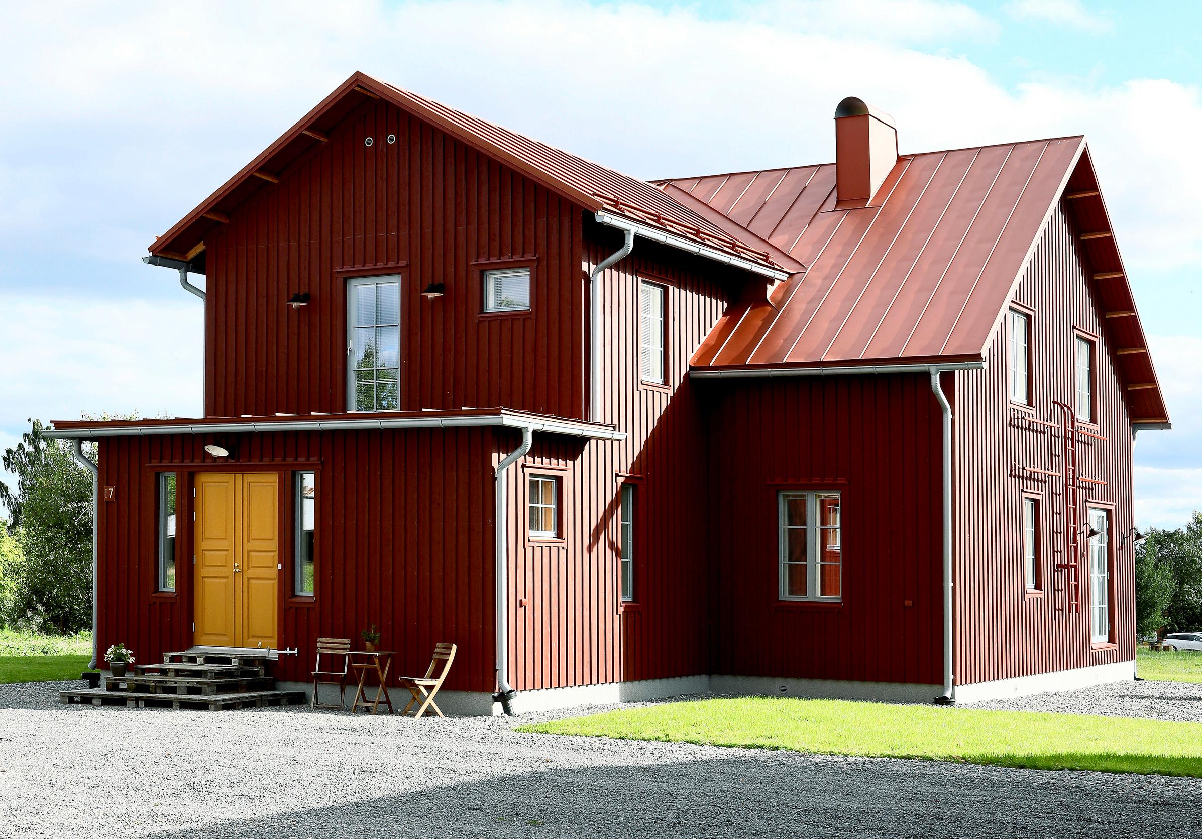 Rintamamiestalo laajennuksen jälkeen