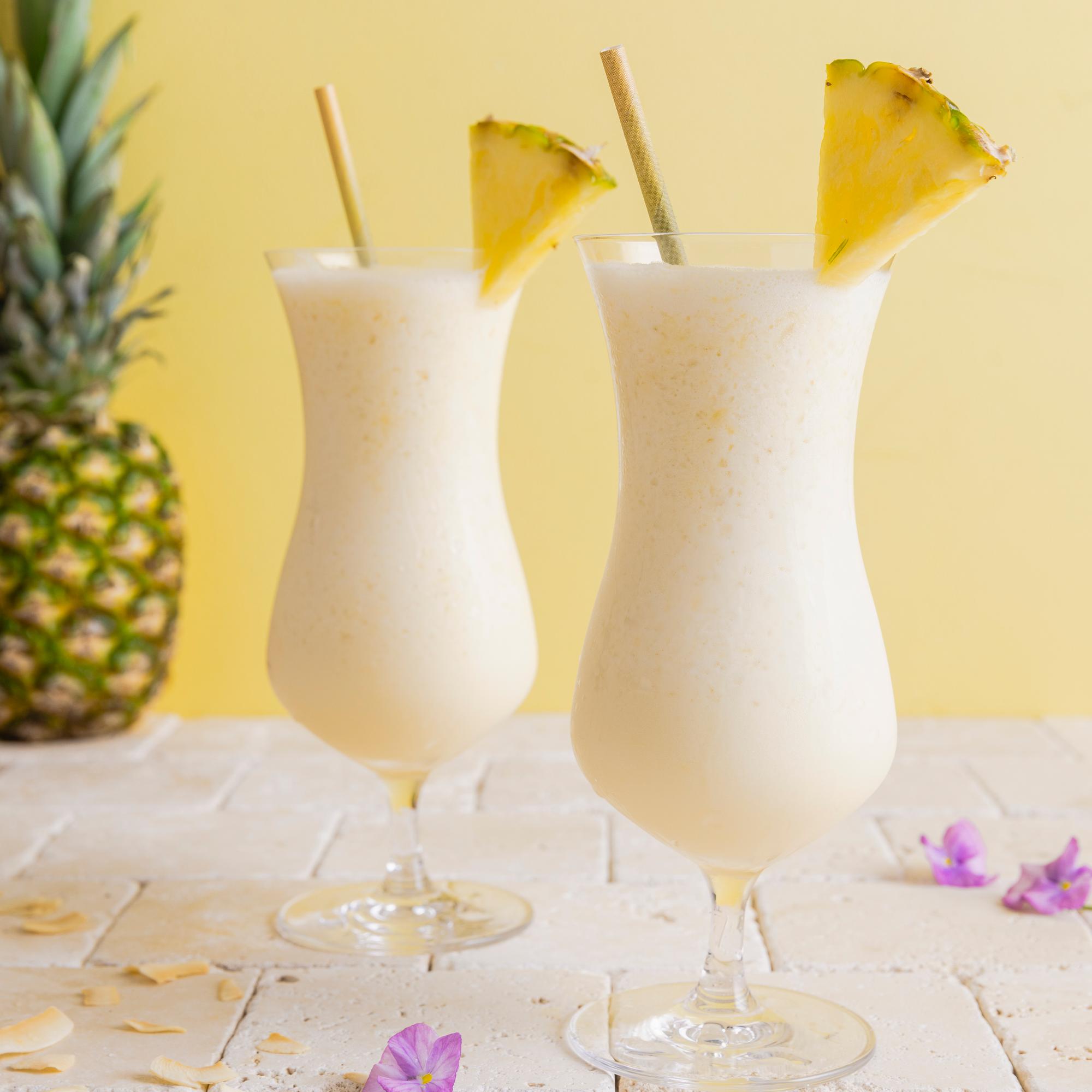Piña colada – trooppisessa suosikkidrinkissä yhdistyvät rommi, mehukas ananas ja silkkinen kookos