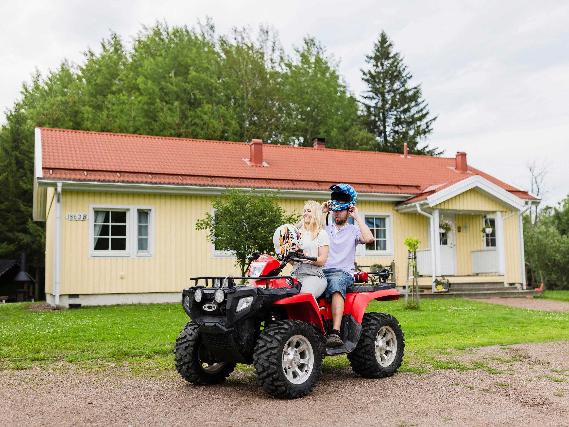 Omat tilit ja yhteinen vuosibudjetti – Tuuli keksi keinon, jonka ansiosta rahat riittävät joka kuukausi