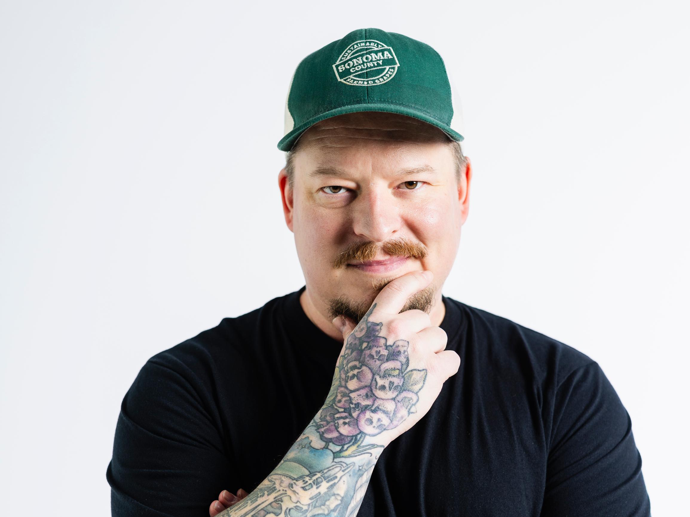 Kuinka kauan viini säilyy avattuna? Näitä ohjeita seuraamalla vältyt pettymyksiltä, viiniasiantuntija lupaa