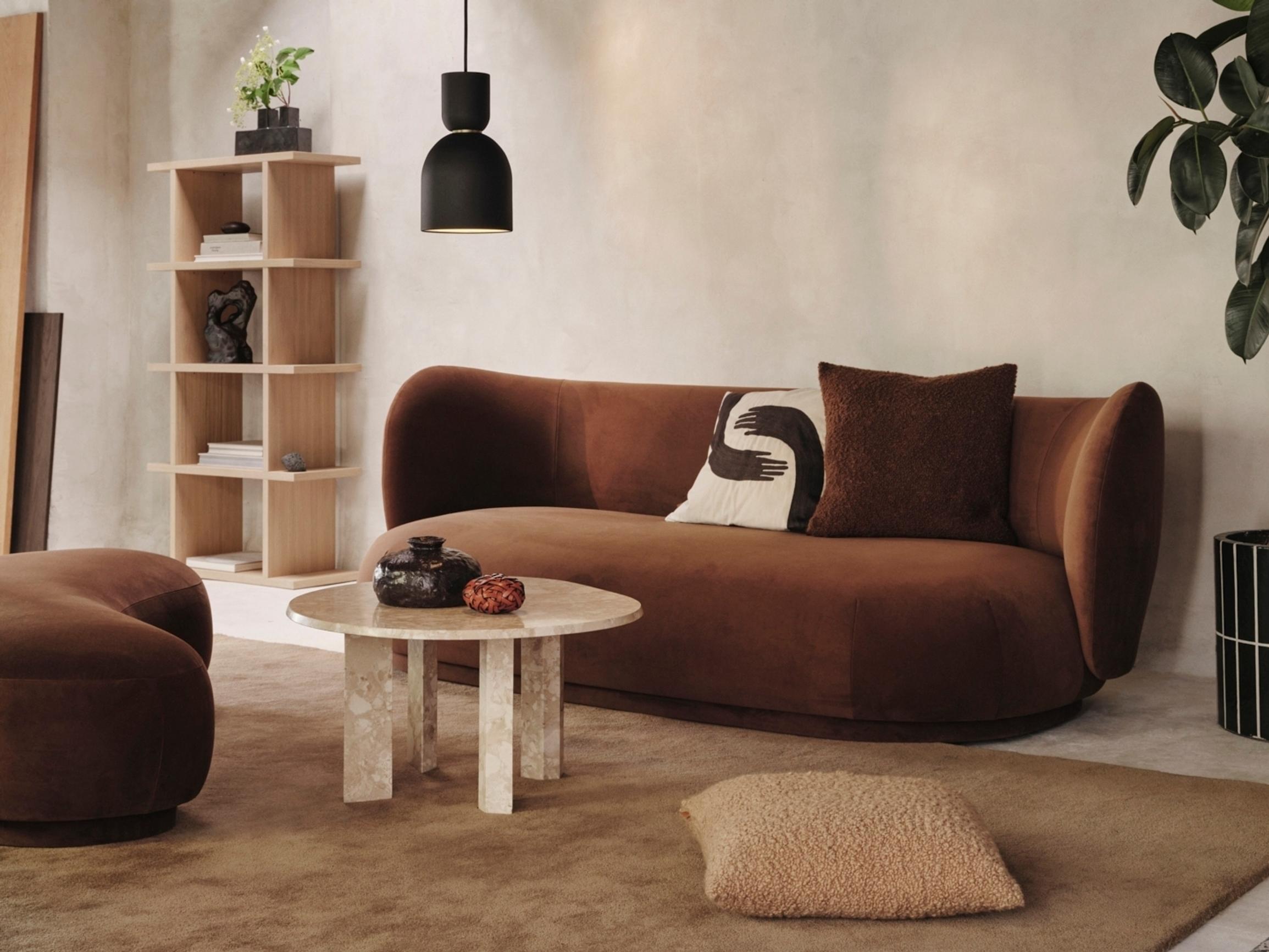 Kotiuta vuoden 2025 kuumat sisustustrendit! 5 trendiä, jotka tuovat kotiin lämpöä, pyöreyttä ja tummia sävyjä + 16 tapaa toteuttaa