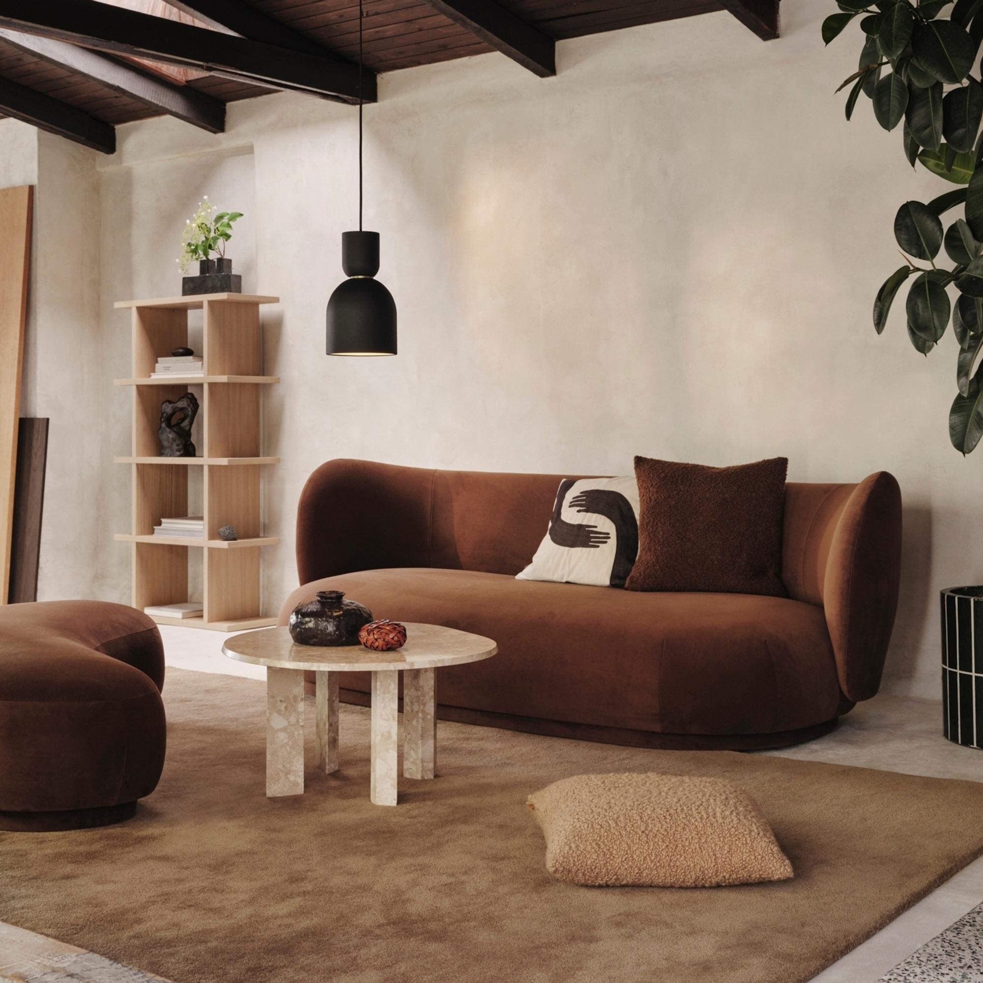 Kotiuta vuoden 2025 kuumat sisustustrendit! 5 trendiä, jotka tuovat kotiin lämpöä, pyöreyttä ja tummia sävyjä + 16 tapaa toteuttaa