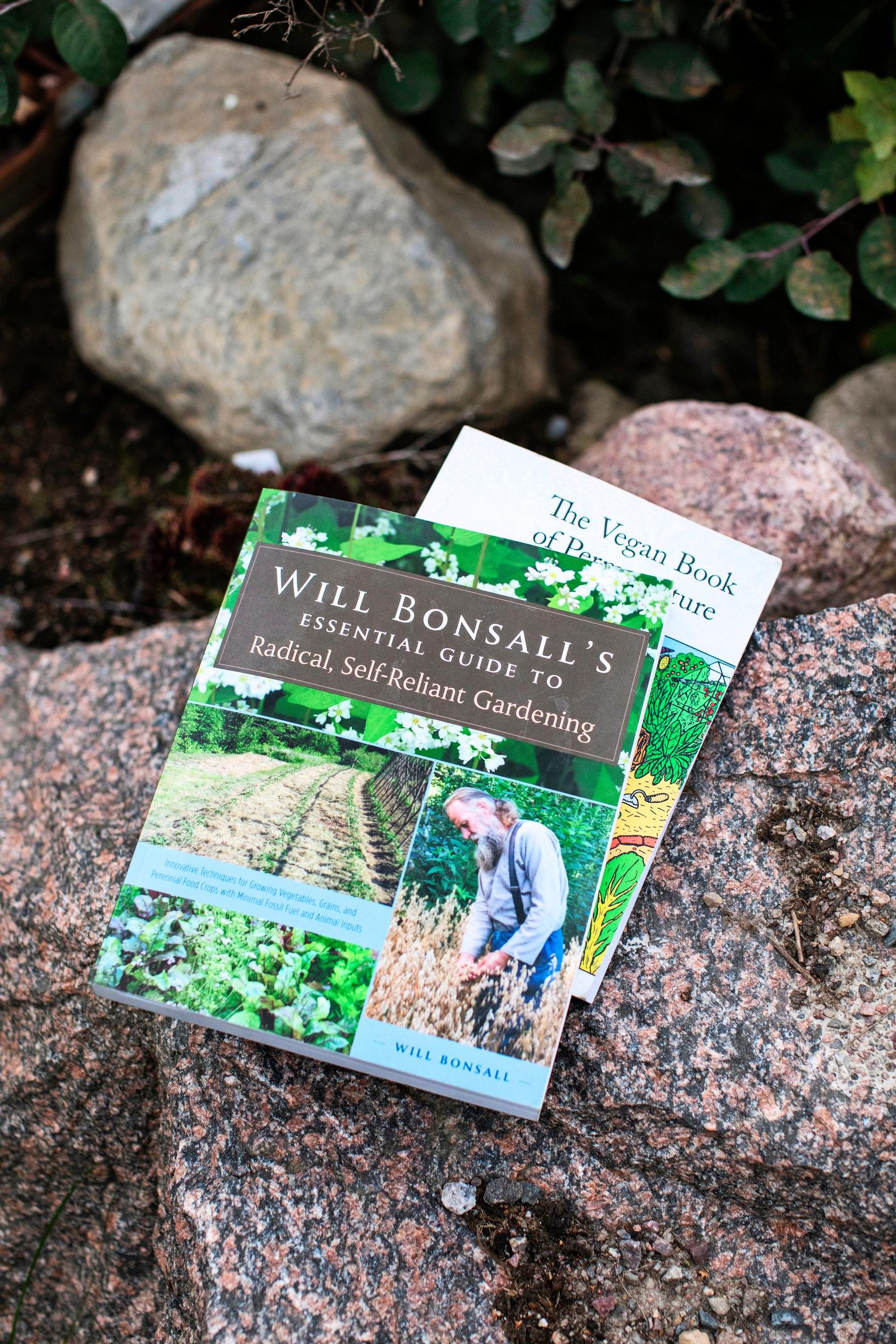 Will Bonsallin kirja Essential guide to radical, self-reliant gardening