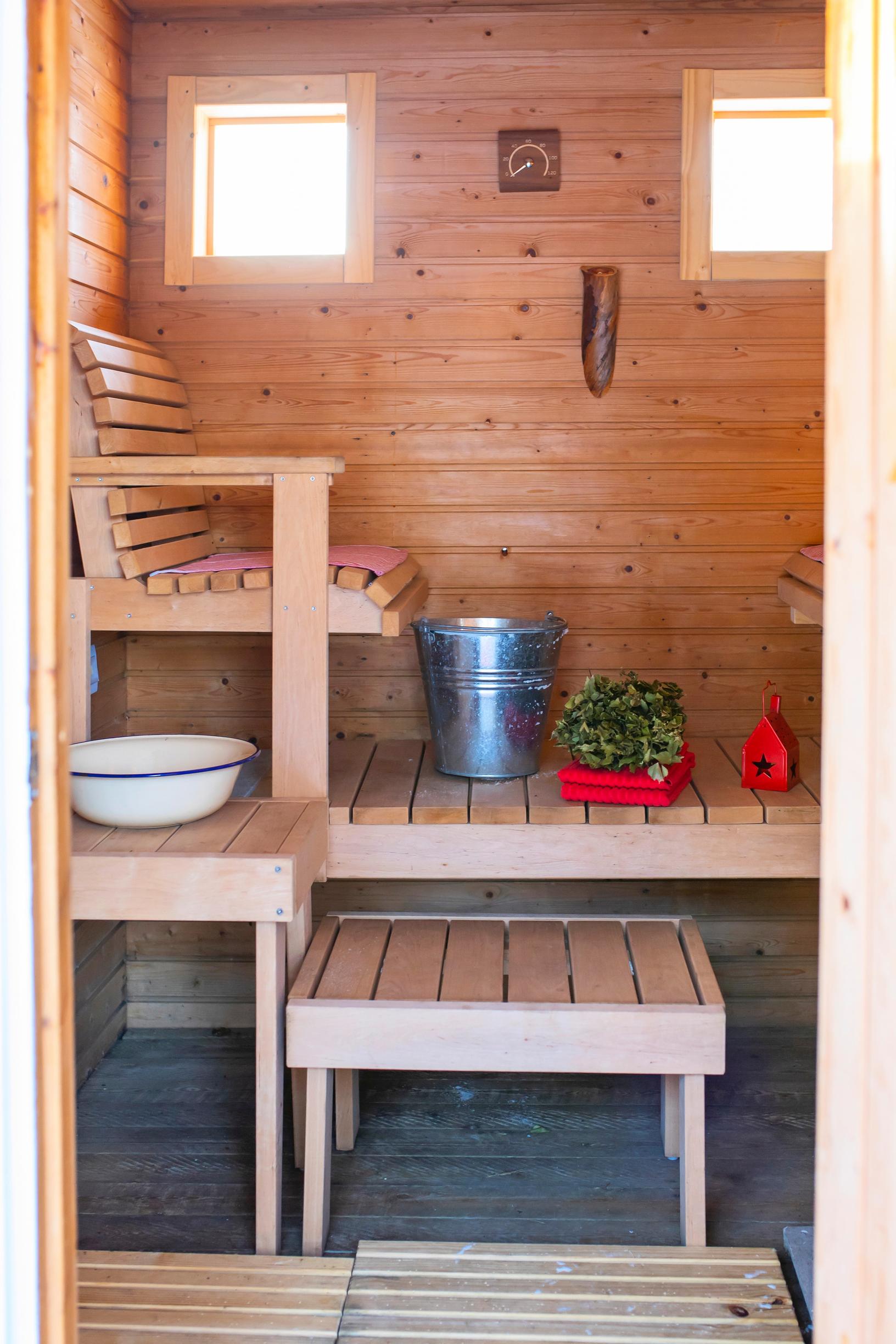 Kahdenistuttava joulusauna