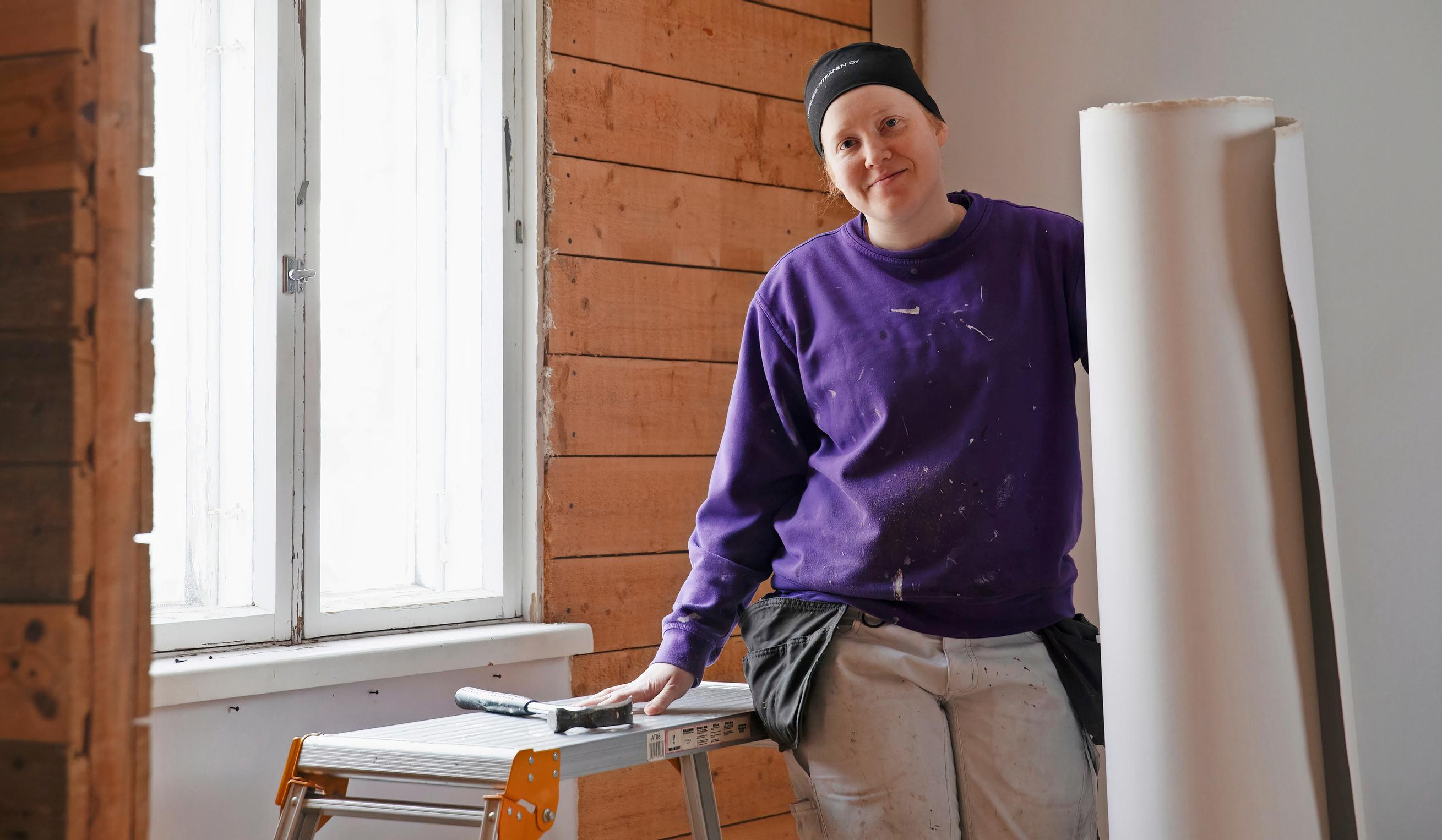 Intohimona pinkopahvit! Maalarimestari Anneli Kinnunen oppi tekniikan yrityksen ja erehdyksen kautta